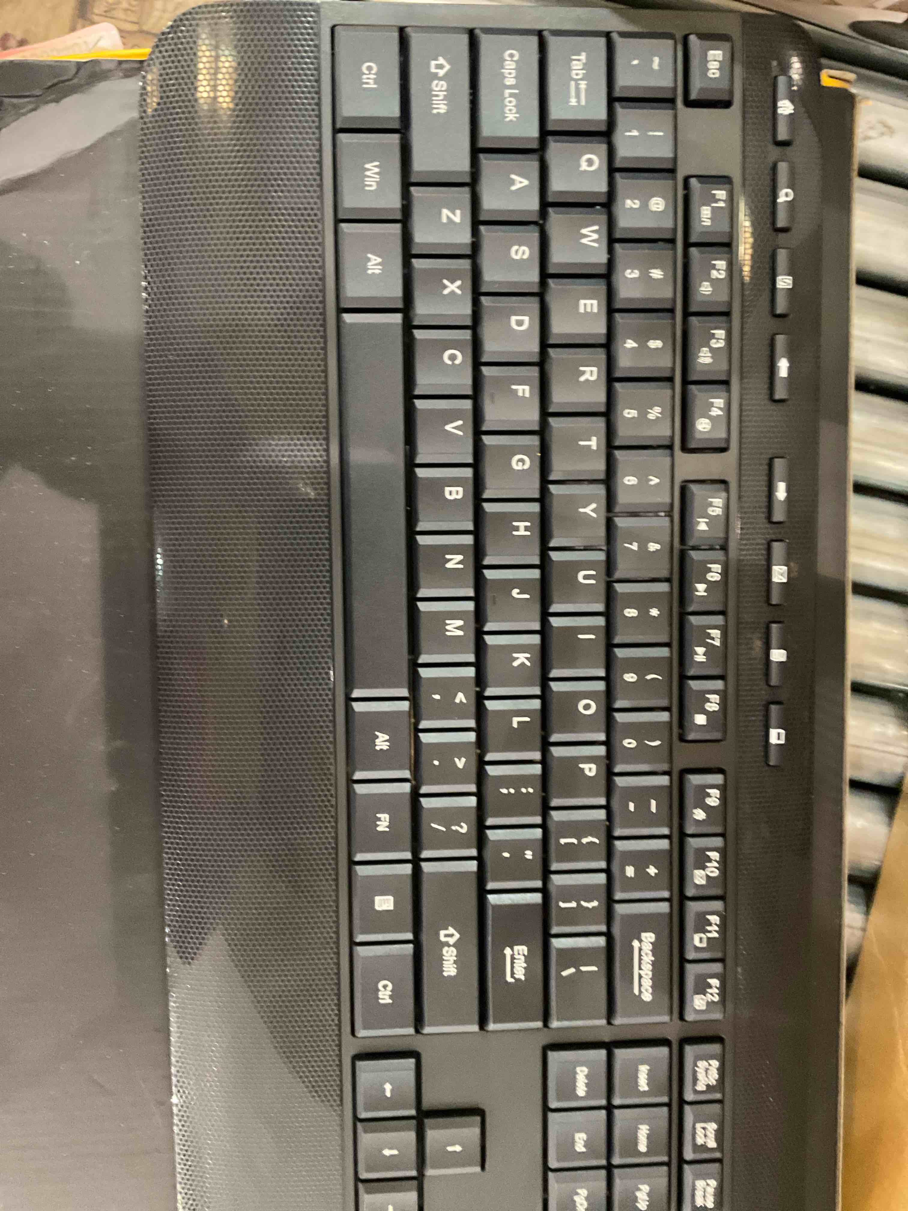 https://s3.amazonaws.com/lotting-images-prod/bidfta/EXS00965401_1703270233222.jpeg
