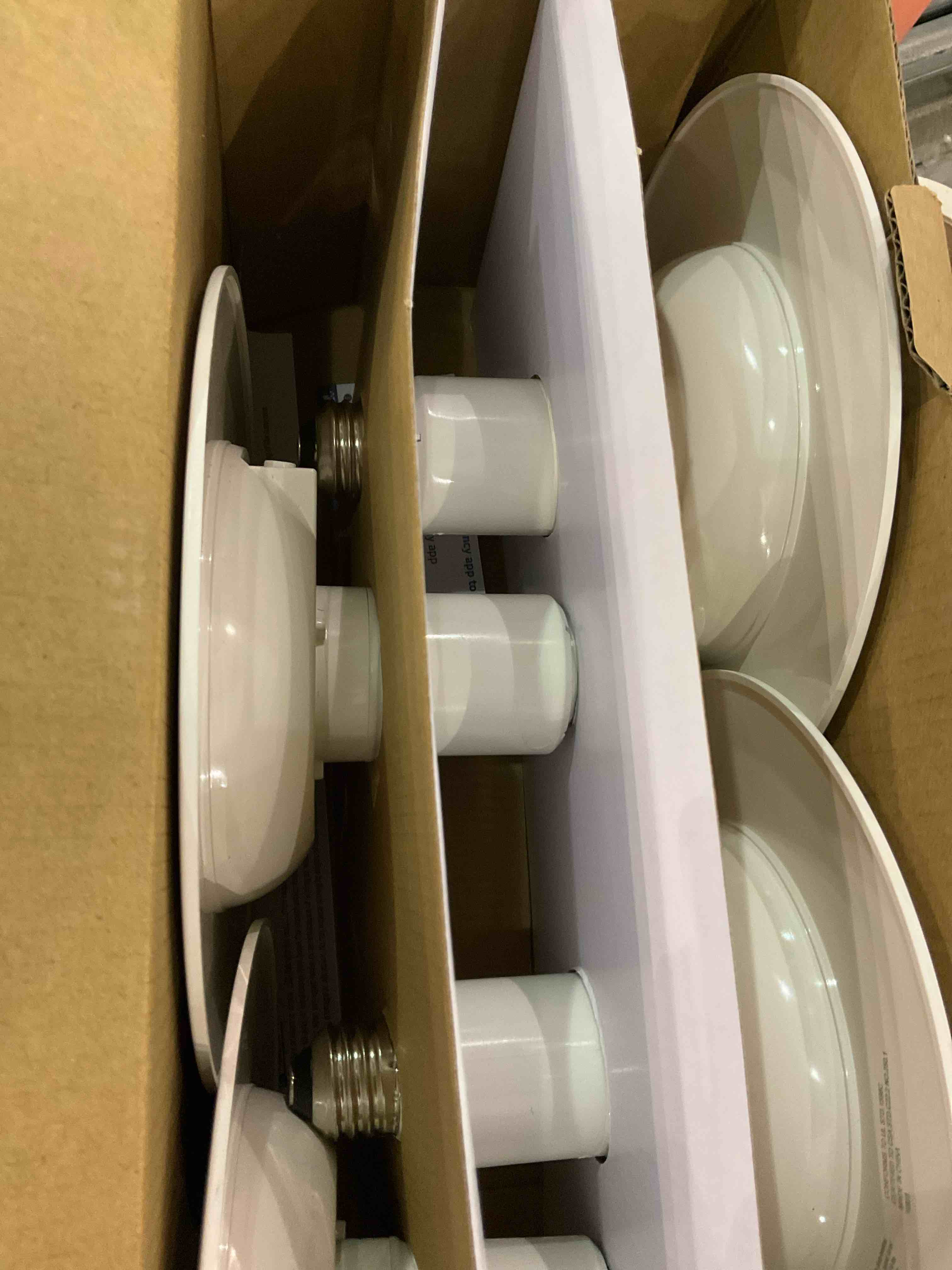 https://s3.amazonaws.com/lotting-images-prod/bidfta/EXS00965484_1703682878061.jpeg