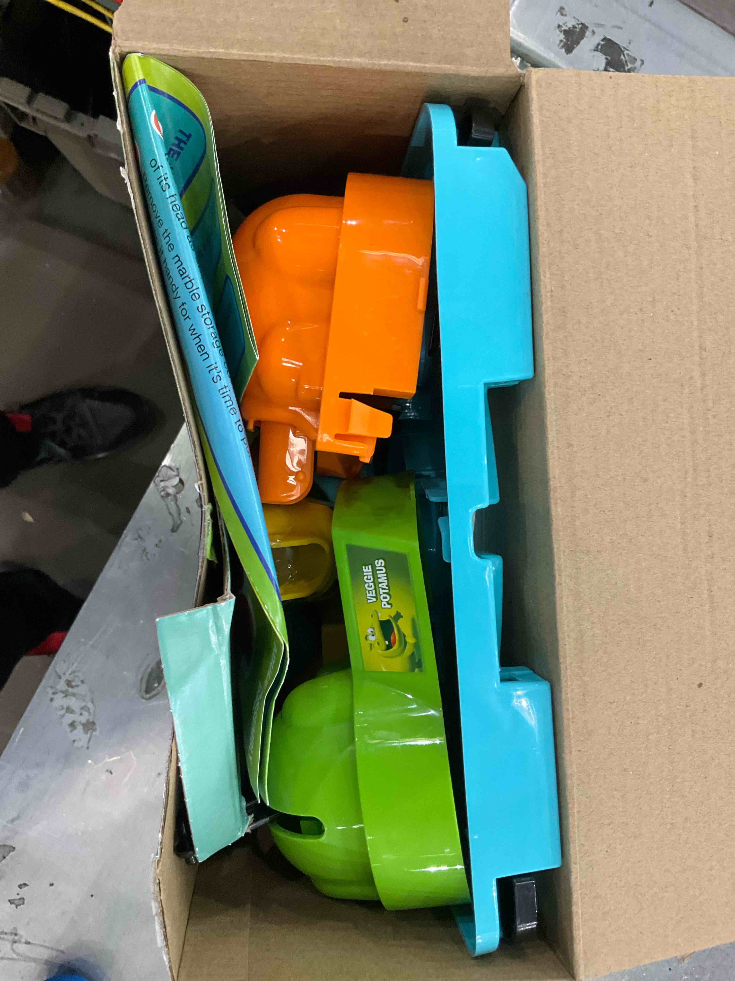 https://s3.amazonaws.com/lotting-images-prod/bidfta/EXS00966205_1703692520656.jpeg