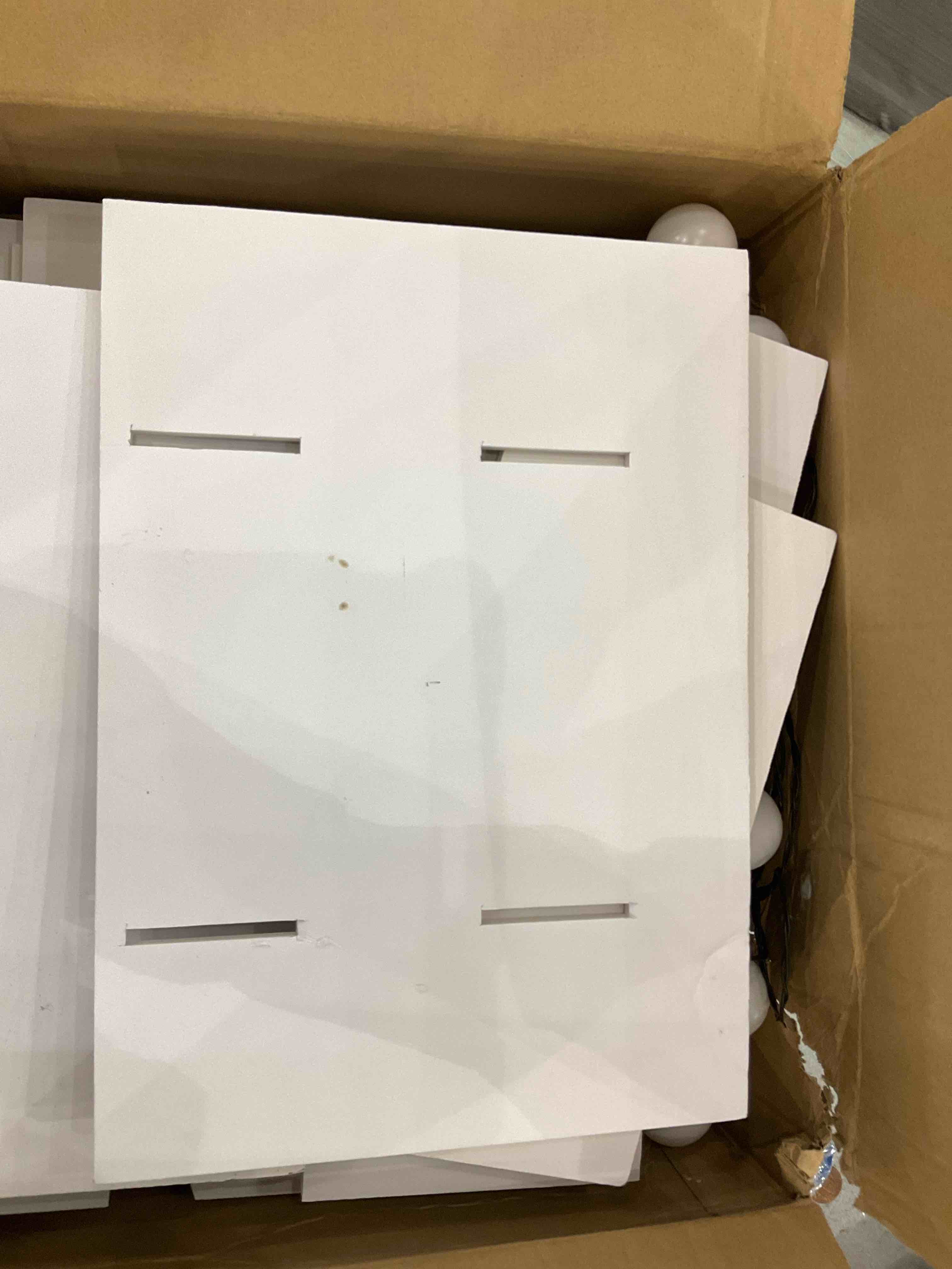 https://s3.amazonaws.com/lotting-images-prod/bidfta/EXS00966206_1703692609513.jpeg