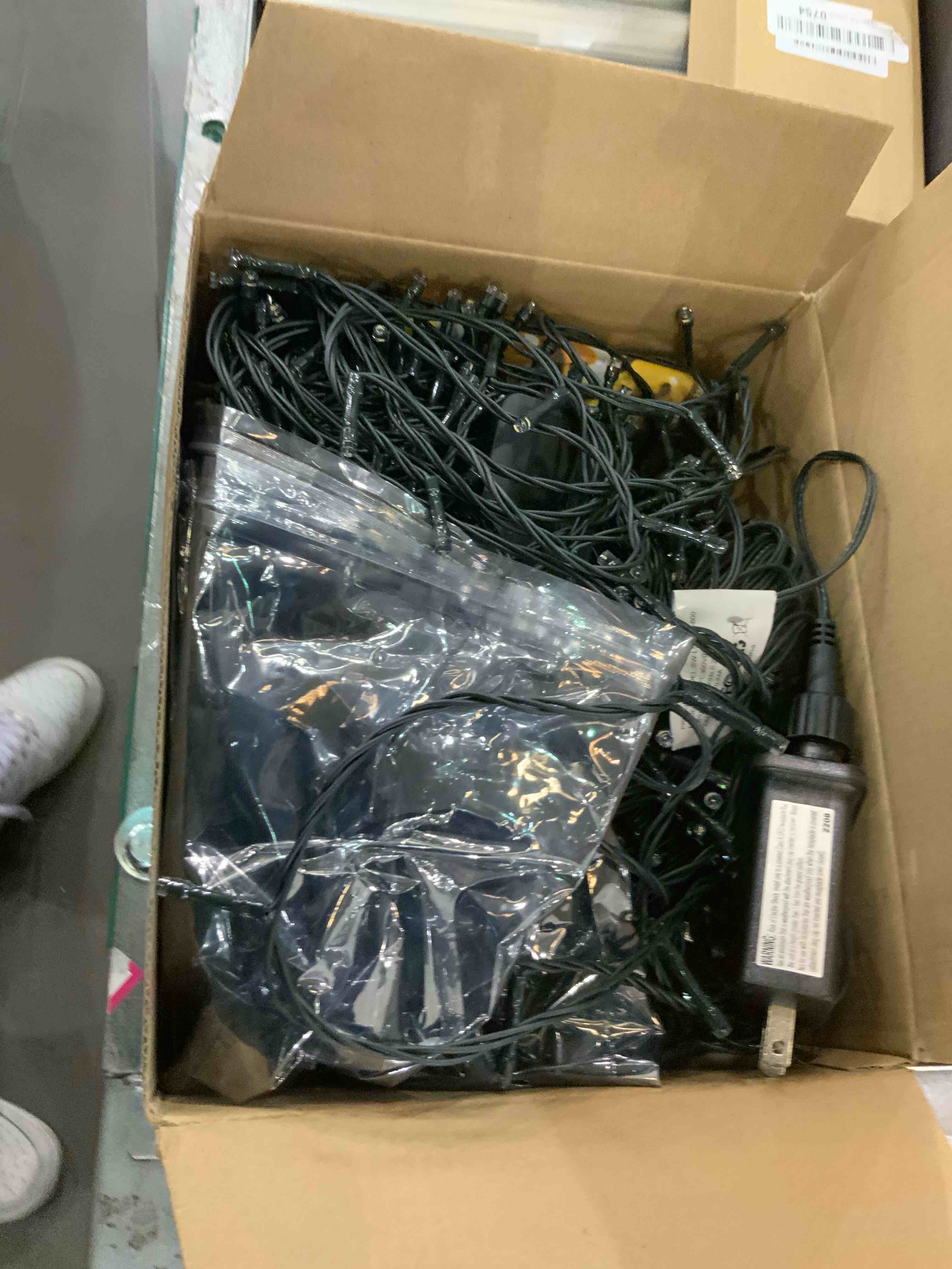 https://s3.amazonaws.com/lotting-images-prod/bidfta/EXS00966645_1703261308469.jpeg