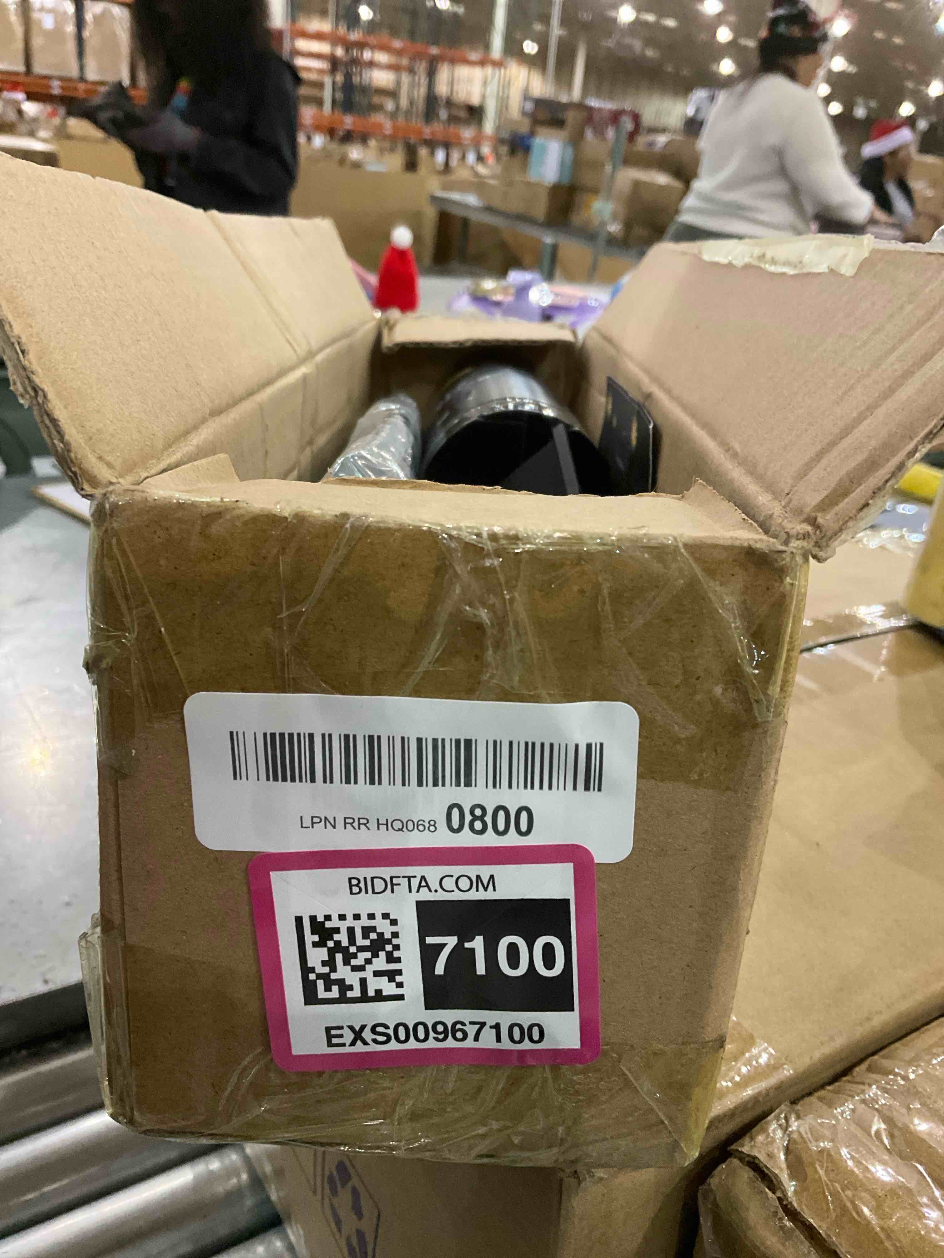 https://s3.amazonaws.com/lotting-images-prod/bidfta/EXS00967100_1703164765392.jpeg