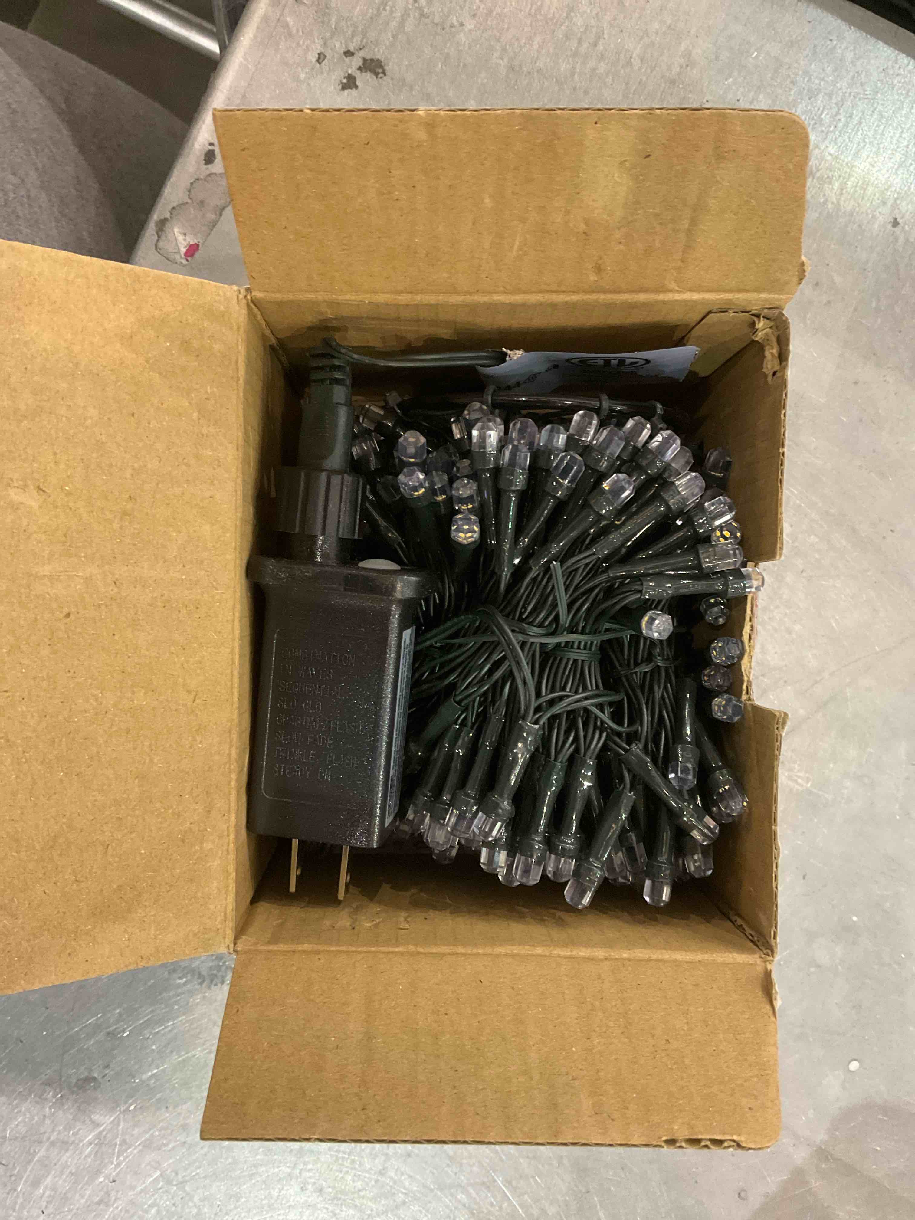 https://s3.amazonaws.com/lotting-images-prod/bidfta/EXS00967112_1703168876623.jpeg