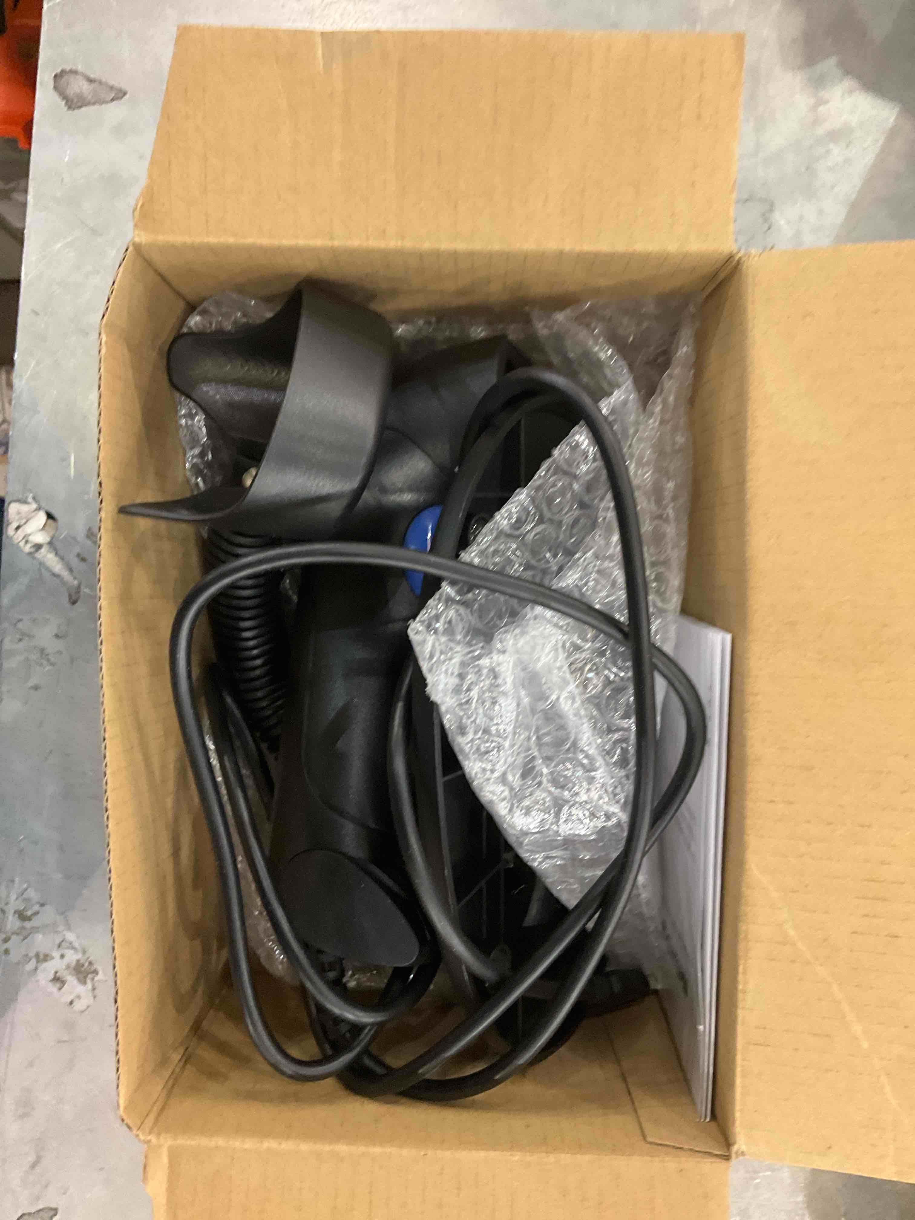 https://s3.amazonaws.com/lotting-images-prod/bidfta/EXS00968231_1704224102935.jpeg