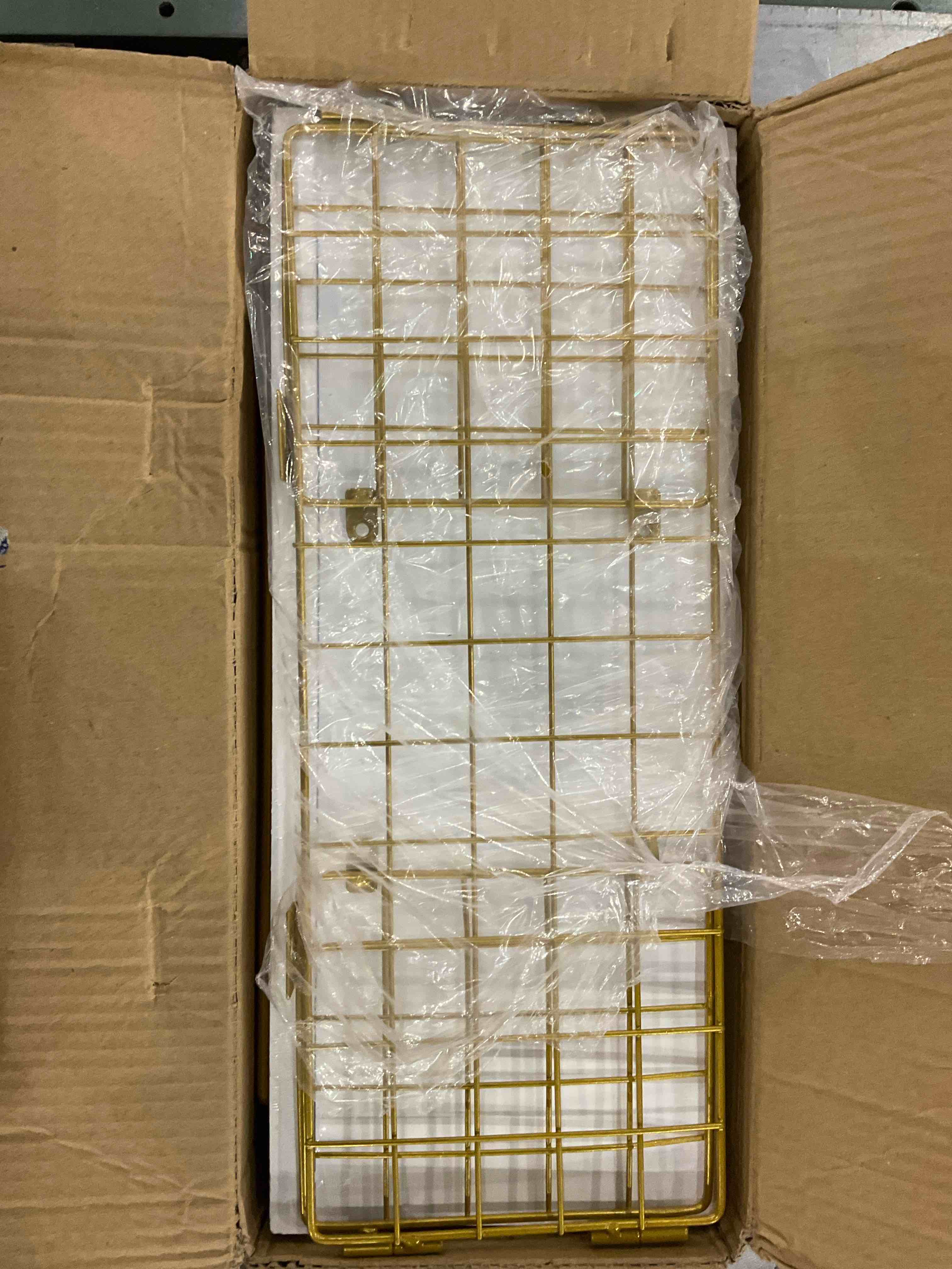 https://s3.amazonaws.com/lotting-images-prod/bidfta/EXS00968256_1704287804767.jpeg