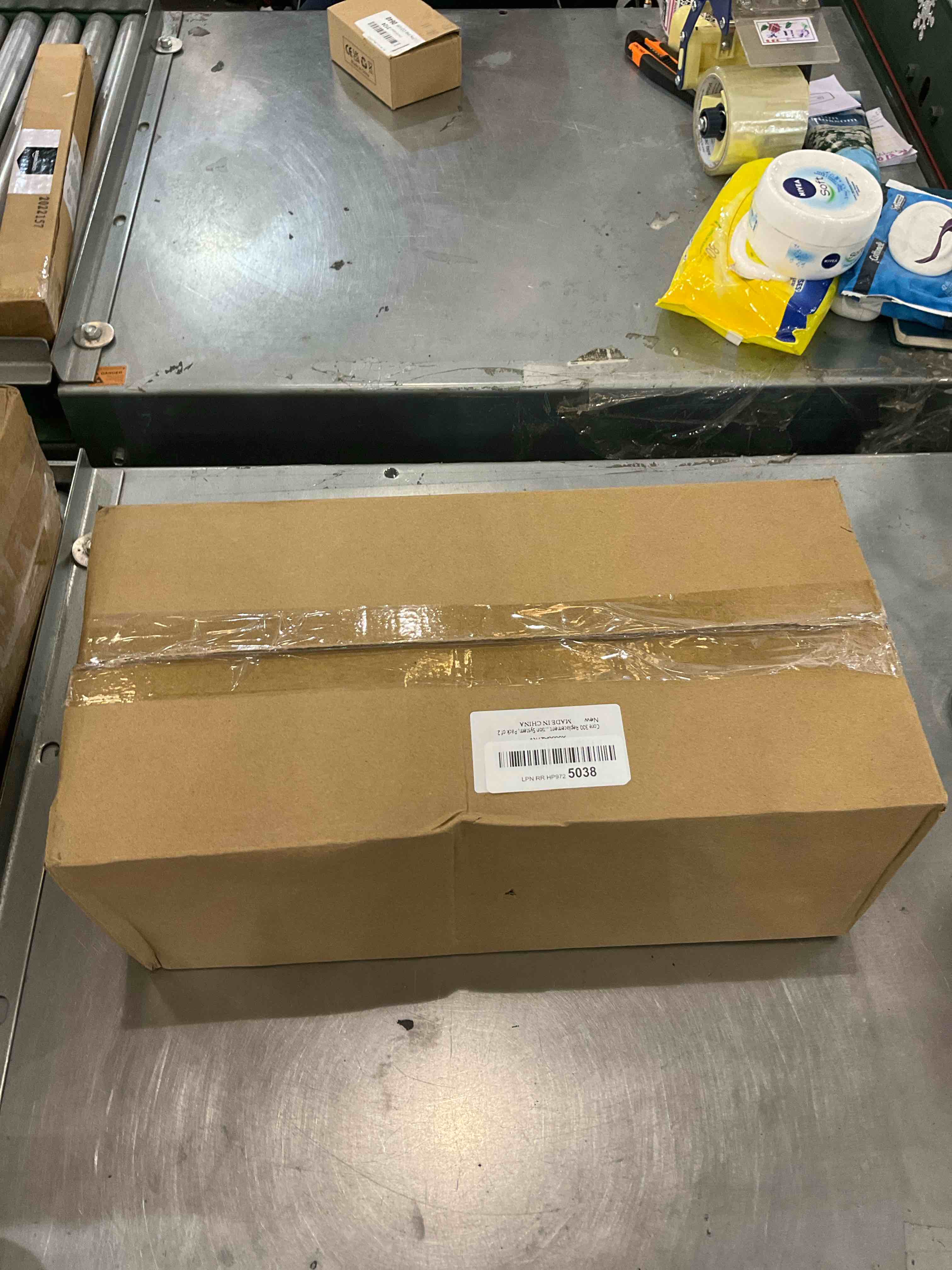 https://s3.amazonaws.com/lotting-images-prod/bidfta/EXS00968541_1703095032117.jpeg