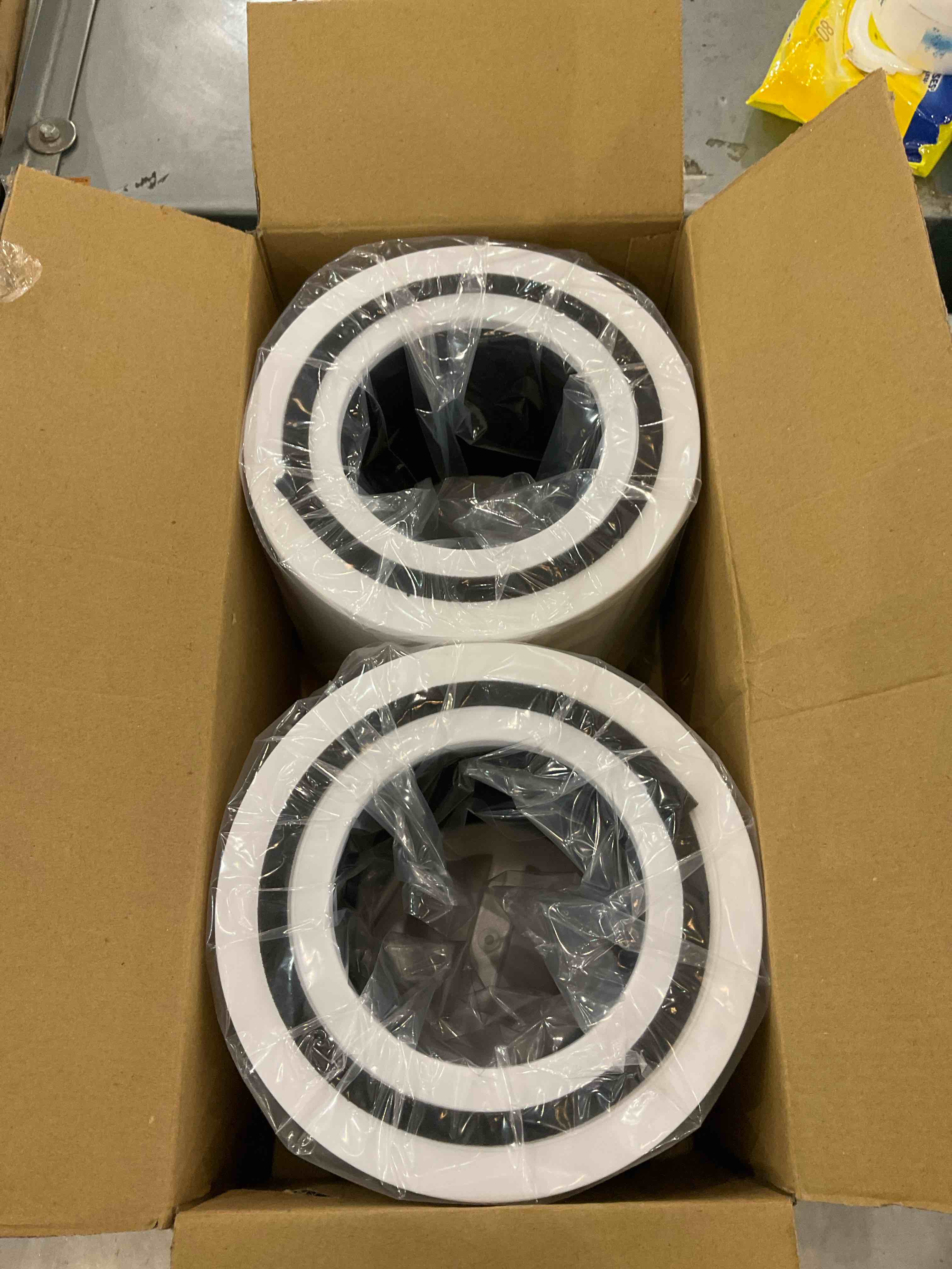 https://s3.amazonaws.com/lotting-images-prod/bidfta/EXS00968541_1703095059167.jpeg