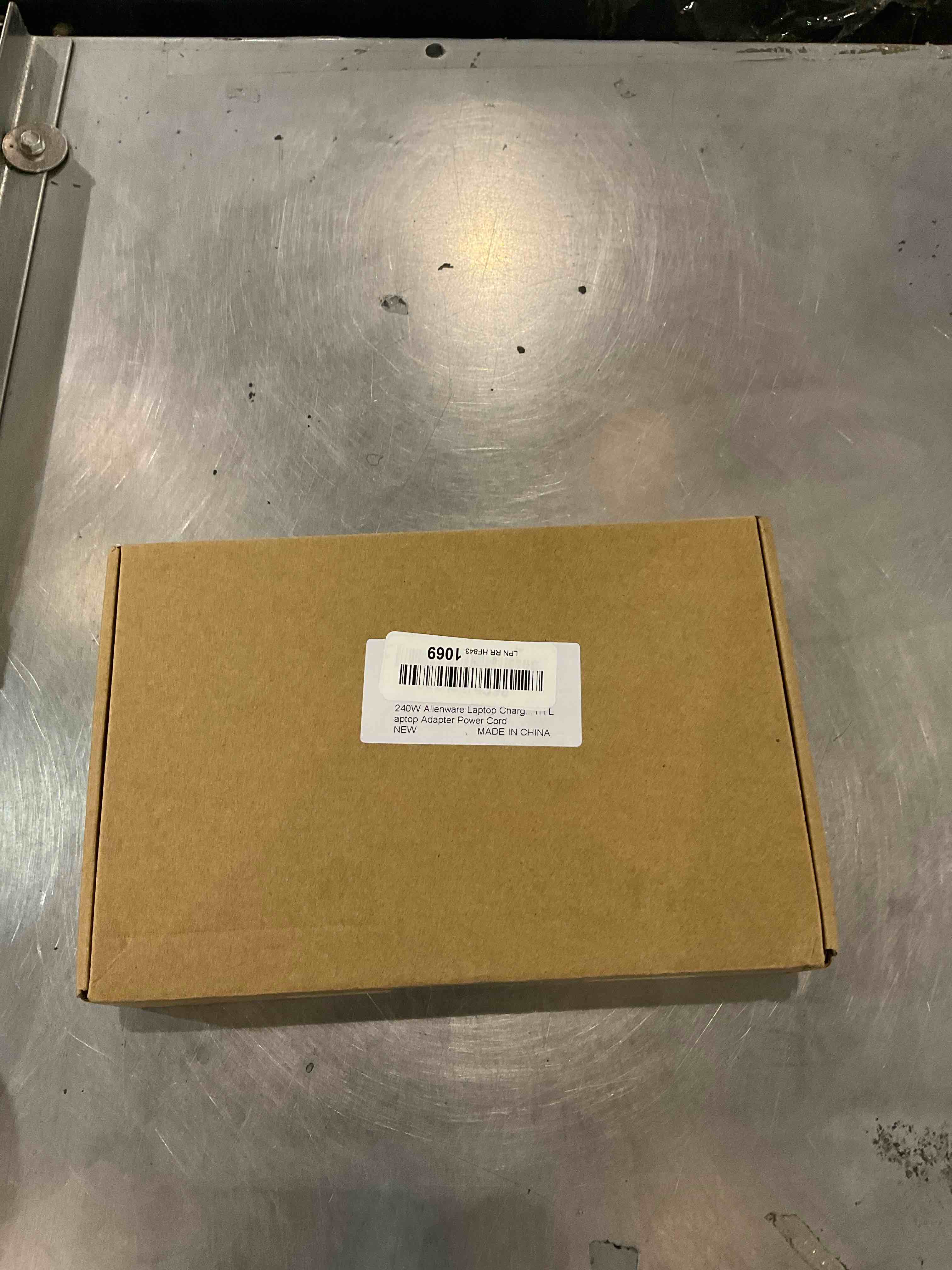 https://s3.amazonaws.com/lotting-images-prod/bidfta/EXS00968599_1703102033618.jpeg