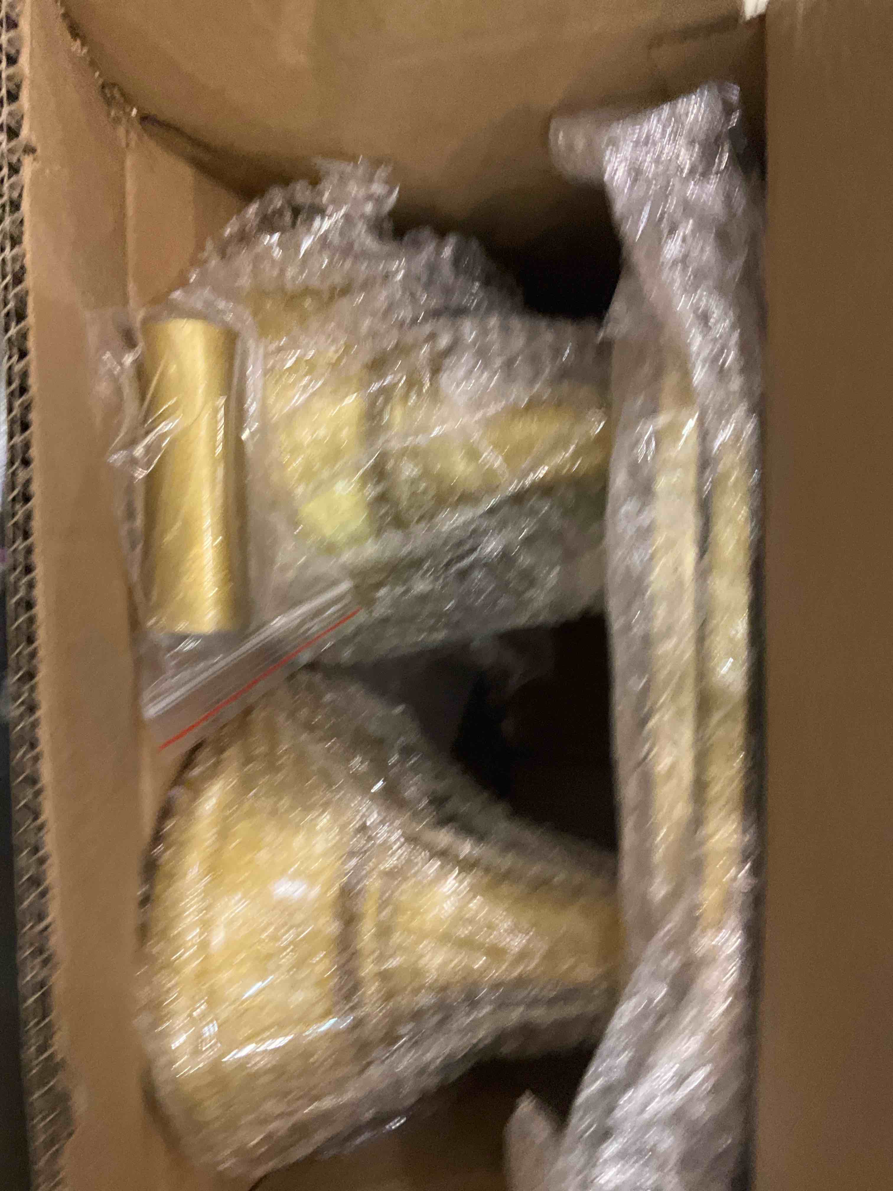 https://s3.amazonaws.com/lotting-images-prod/bidfta/EXS00969219_1703274003154.jpeg