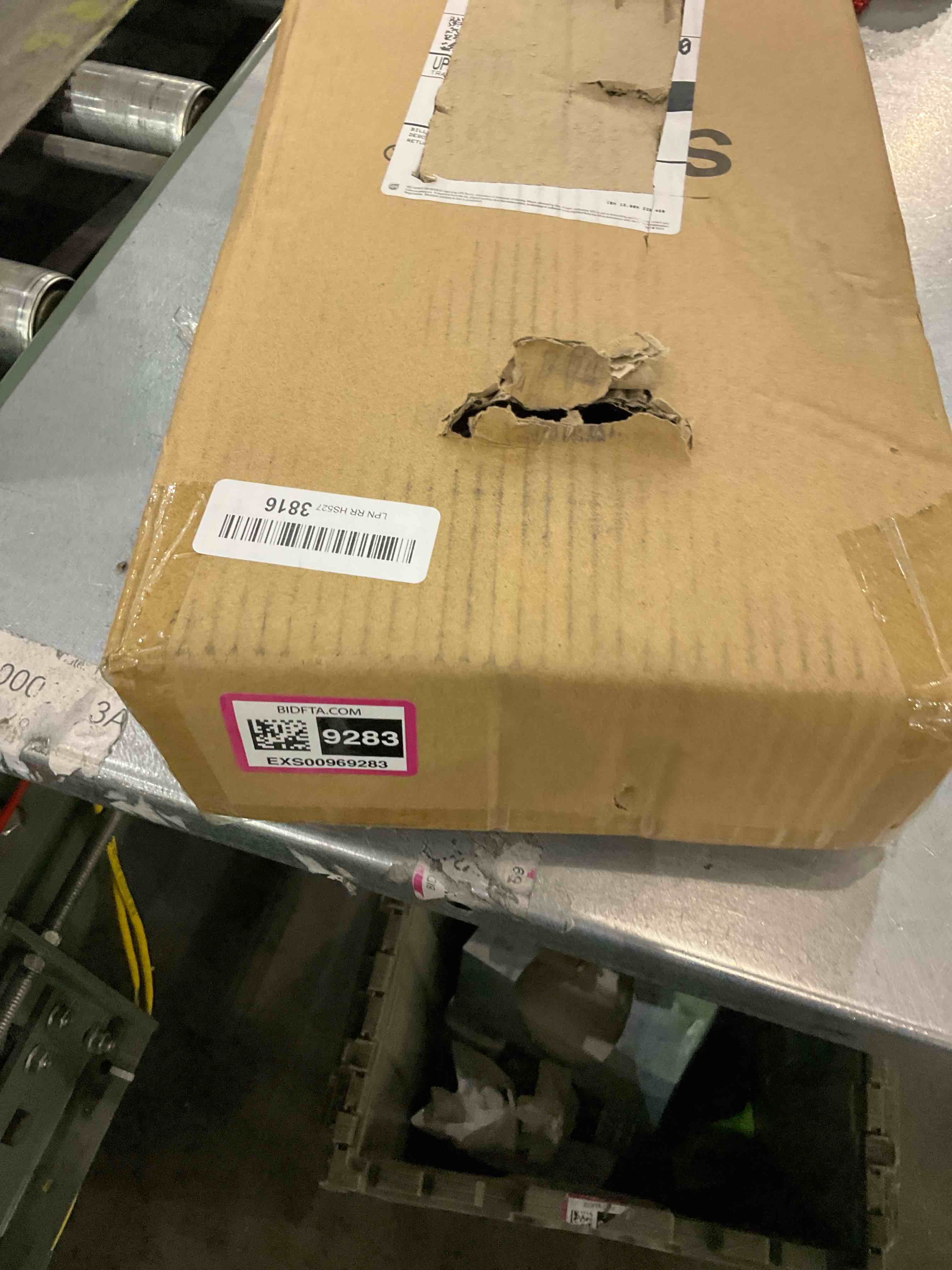 https://s3.amazonaws.com/lotting-images-prod/bidfta/EXS00969283_1704373204758.jpeg
