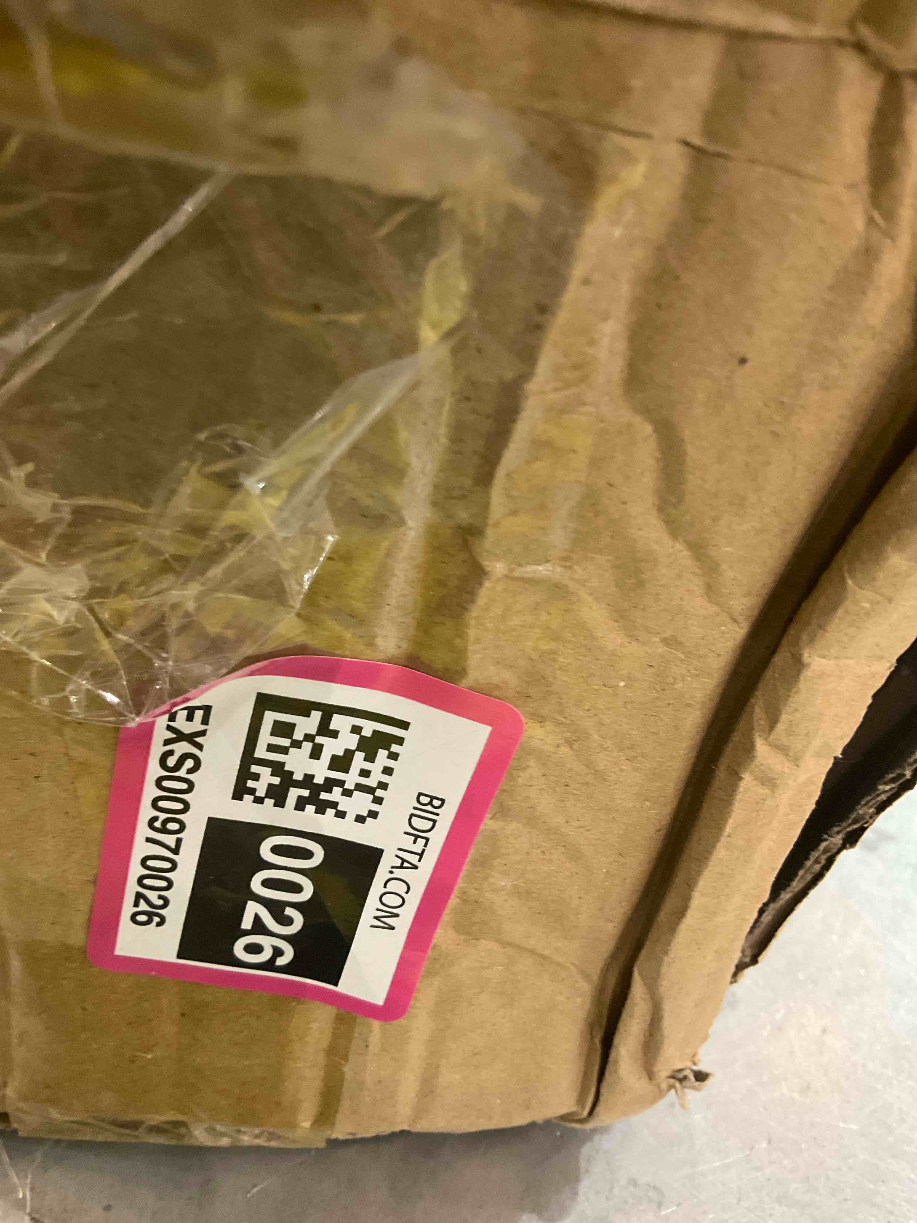 https://s3.amazonaws.com/lotting-images-prod/bidfta/EXS00970026_1707146038222.jpeg