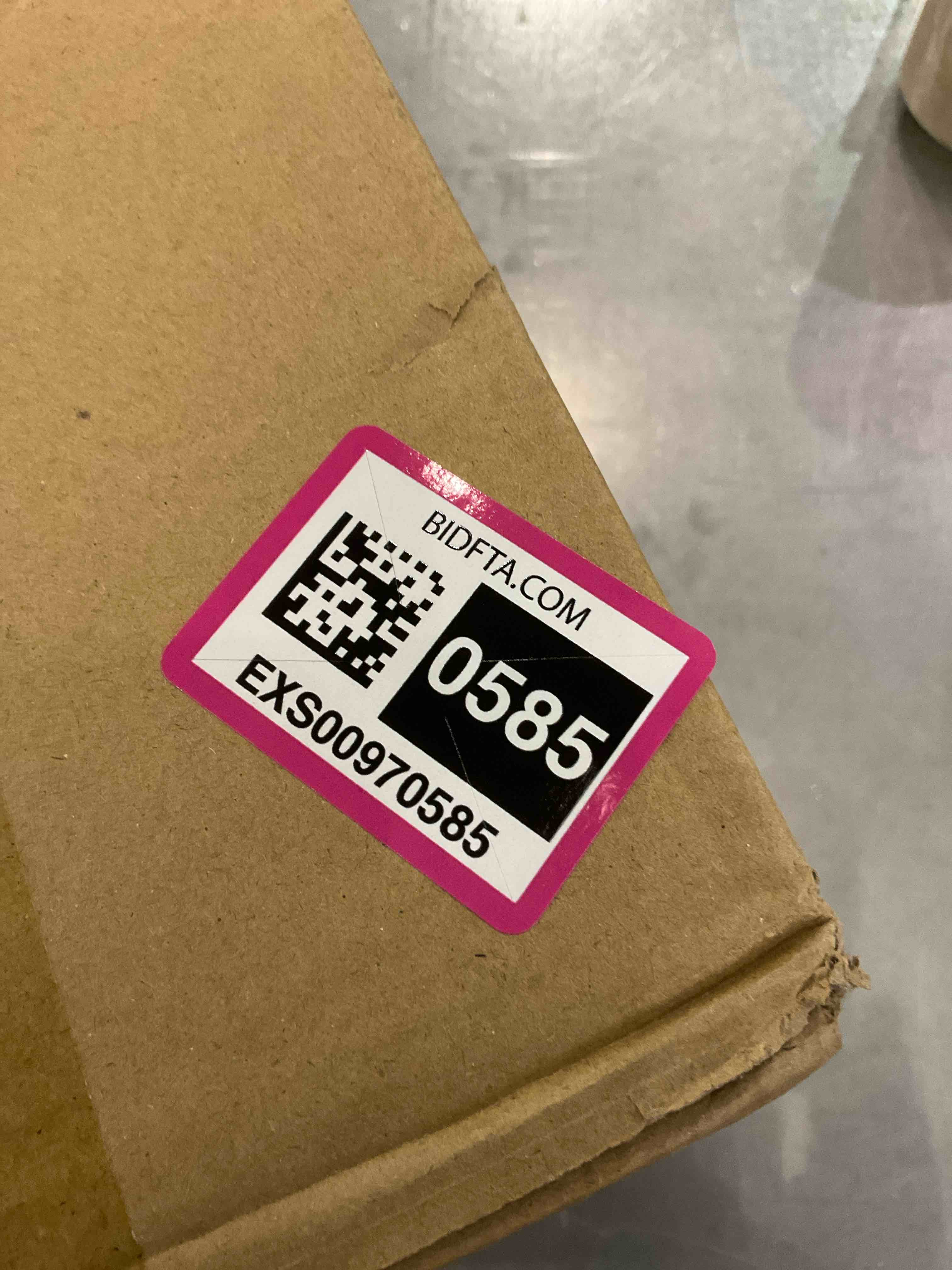 https://s3.amazonaws.com/lotting-images-prod/bidfta/EXS00970585_1704816662401.jpeg