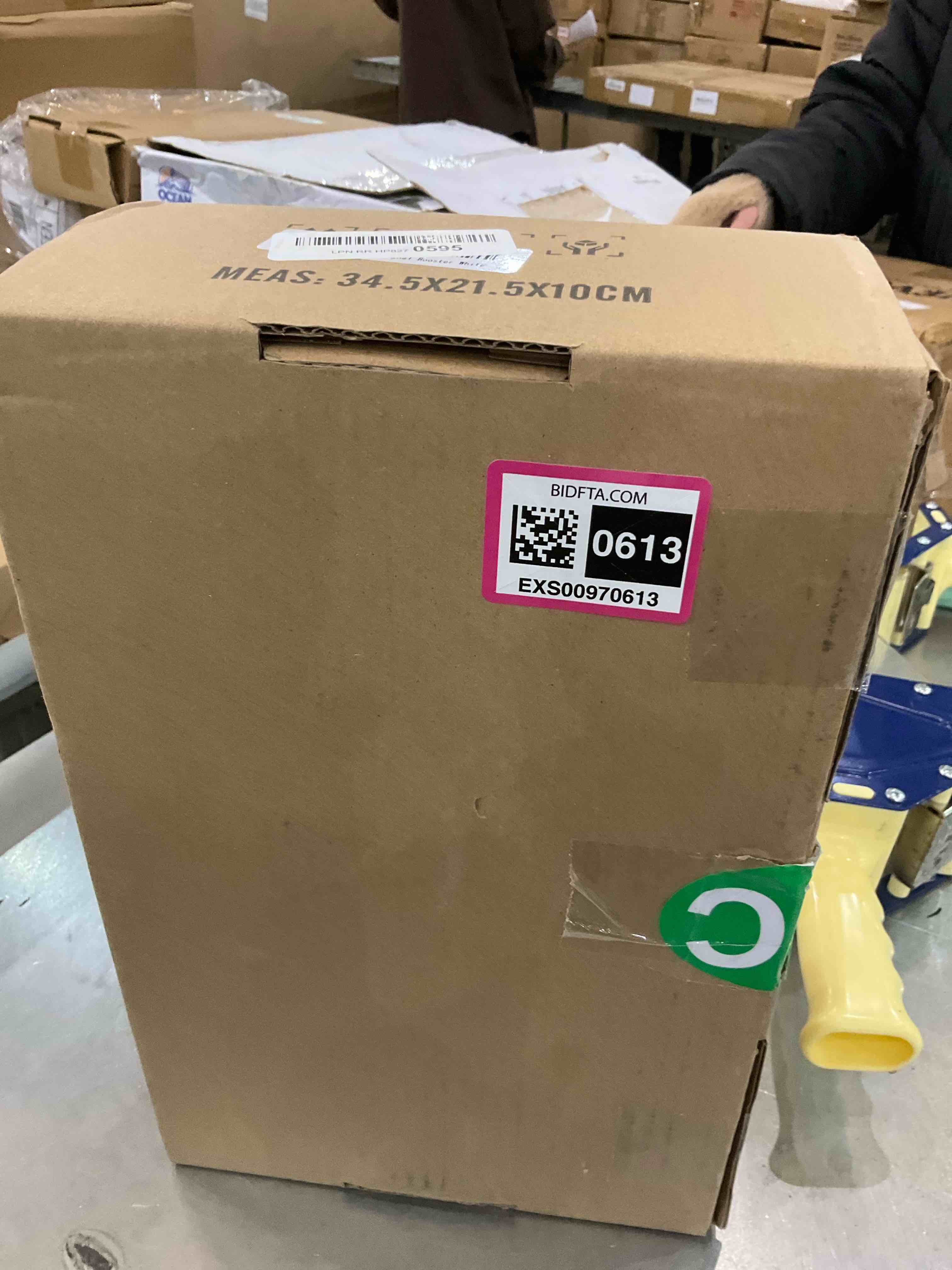 https://s3.amazonaws.com/lotting-images-prod/bidfta/EXS00970613_1704822764787.jpeg