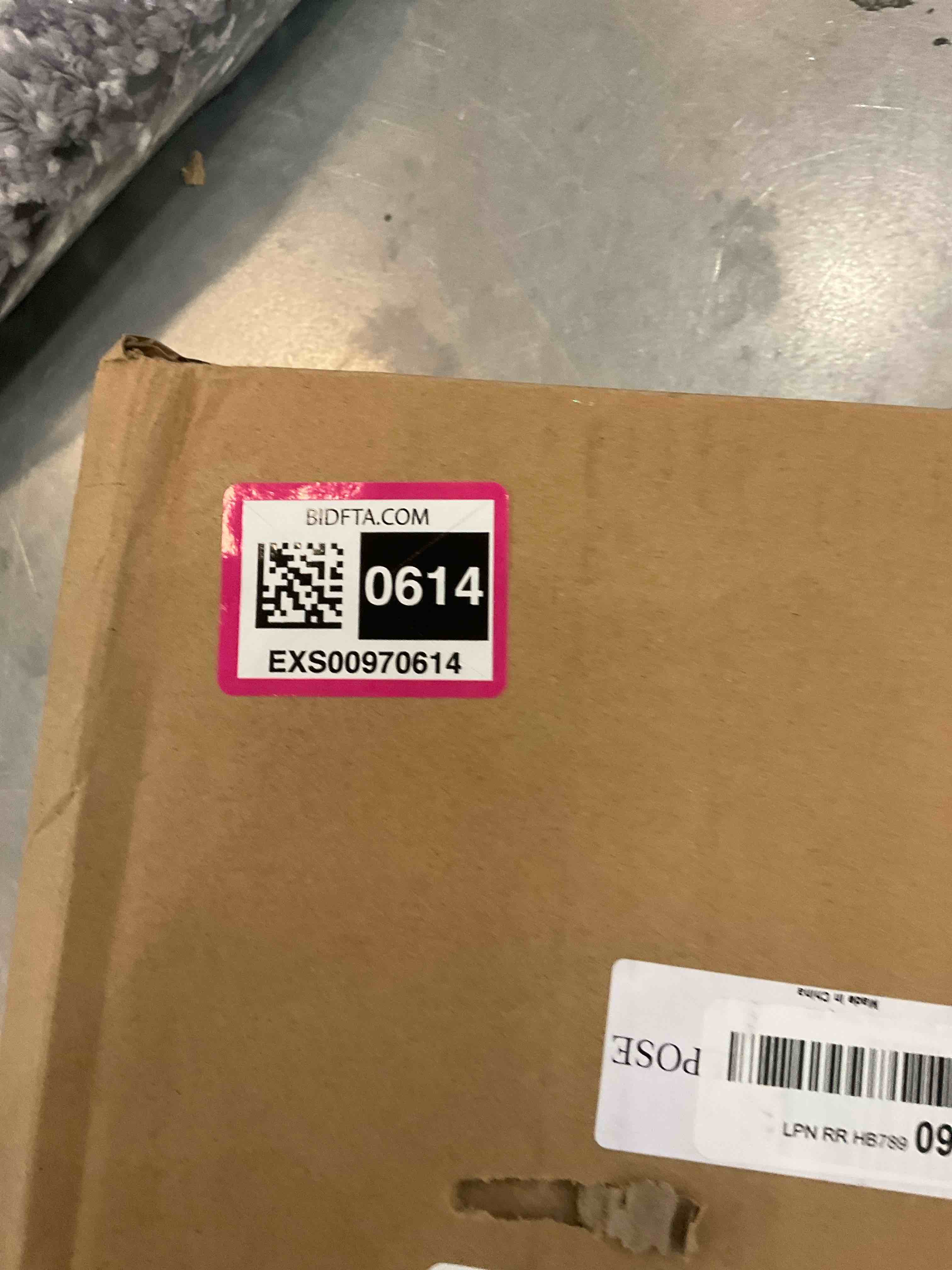 https://s3.amazonaws.com/lotting-images-prod/bidfta/EXS00970614_1704822877944.jpeg