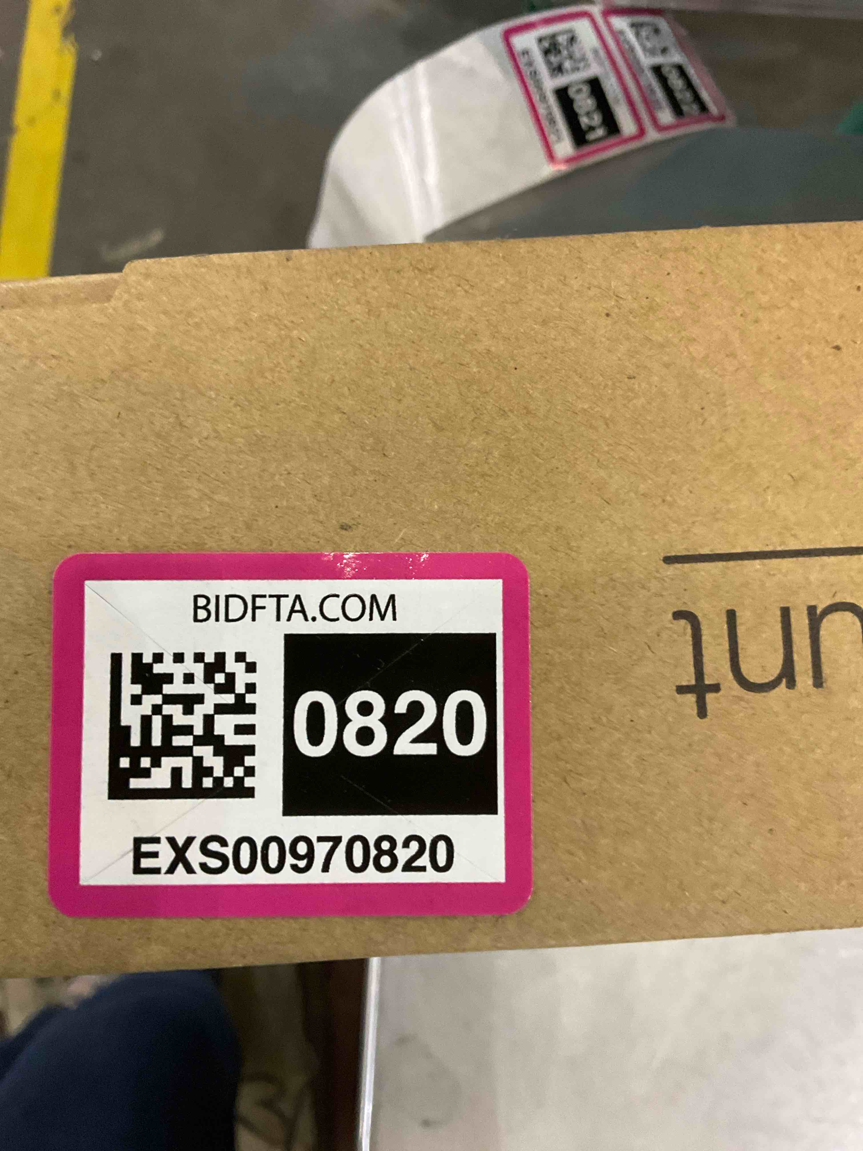 https://s3.amazonaws.com/lotting-images-prod/bidfta/EXS00970820_1704917730759.jpeg