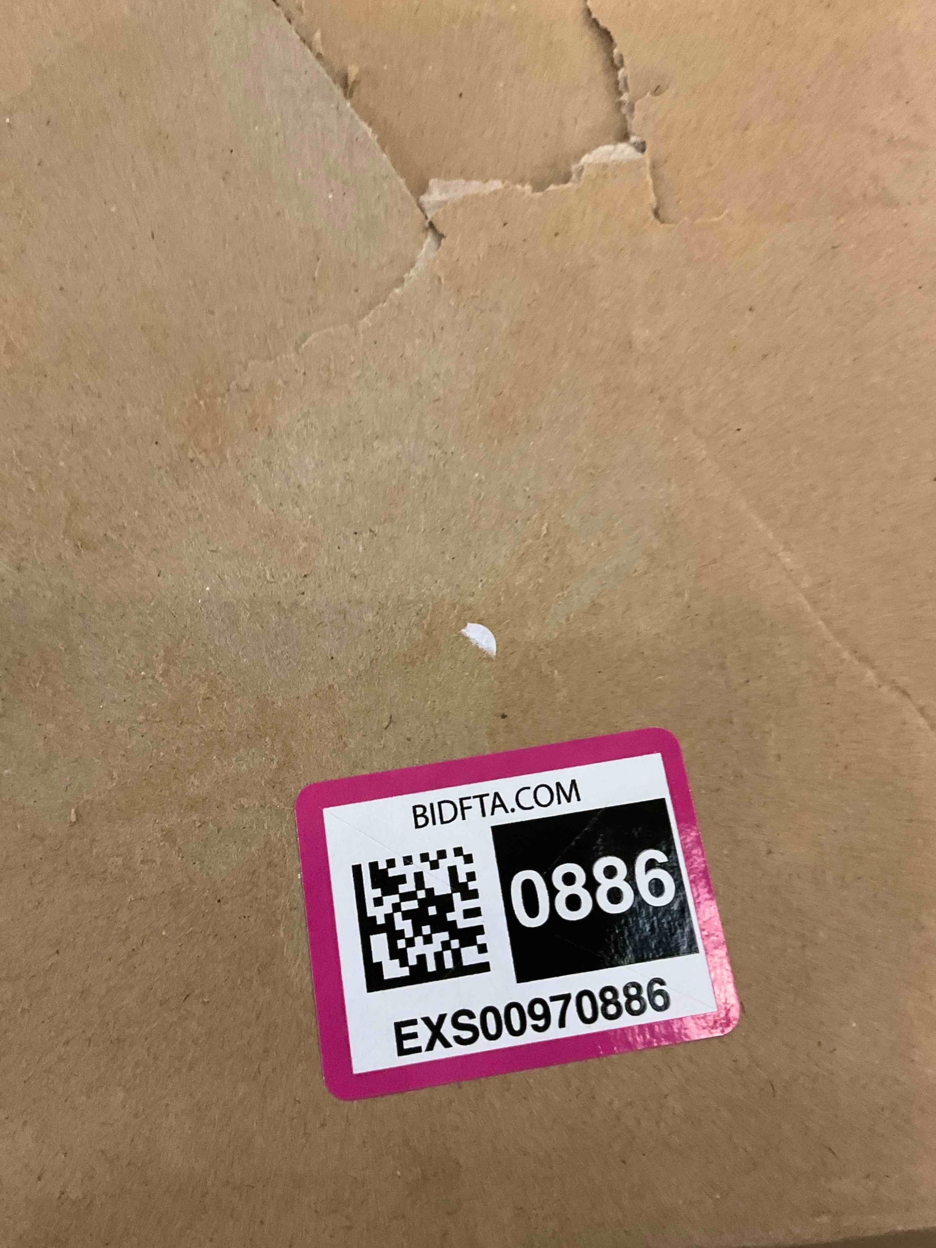 https://s3.amazonaws.com/lotting-images-prod/bidfta/EXS00970886_1704983350999.jpeg
