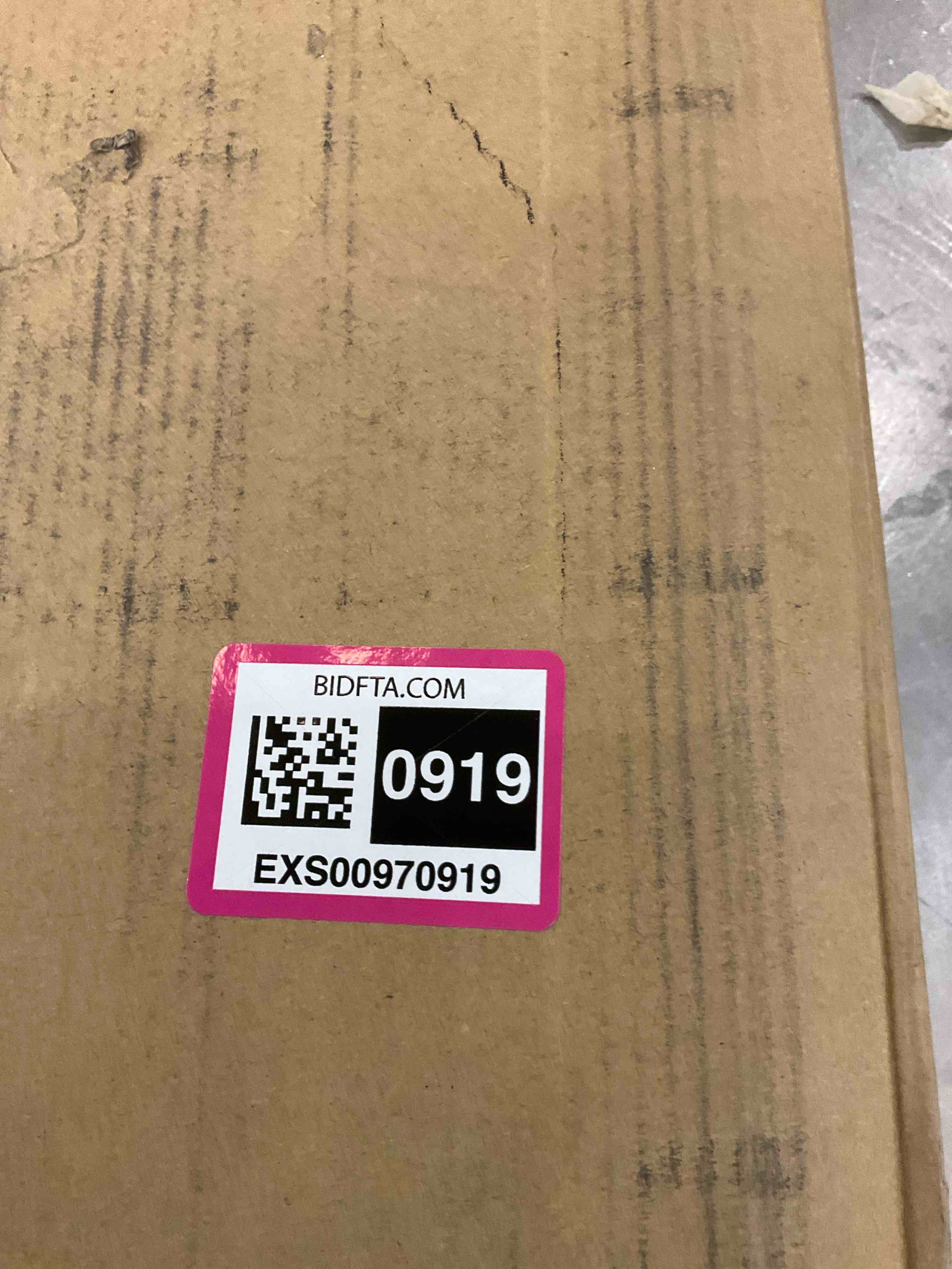 https://s3.amazonaws.com/lotting-images-prod/bidfta/EXS00970919_1704987049346.jpeg
