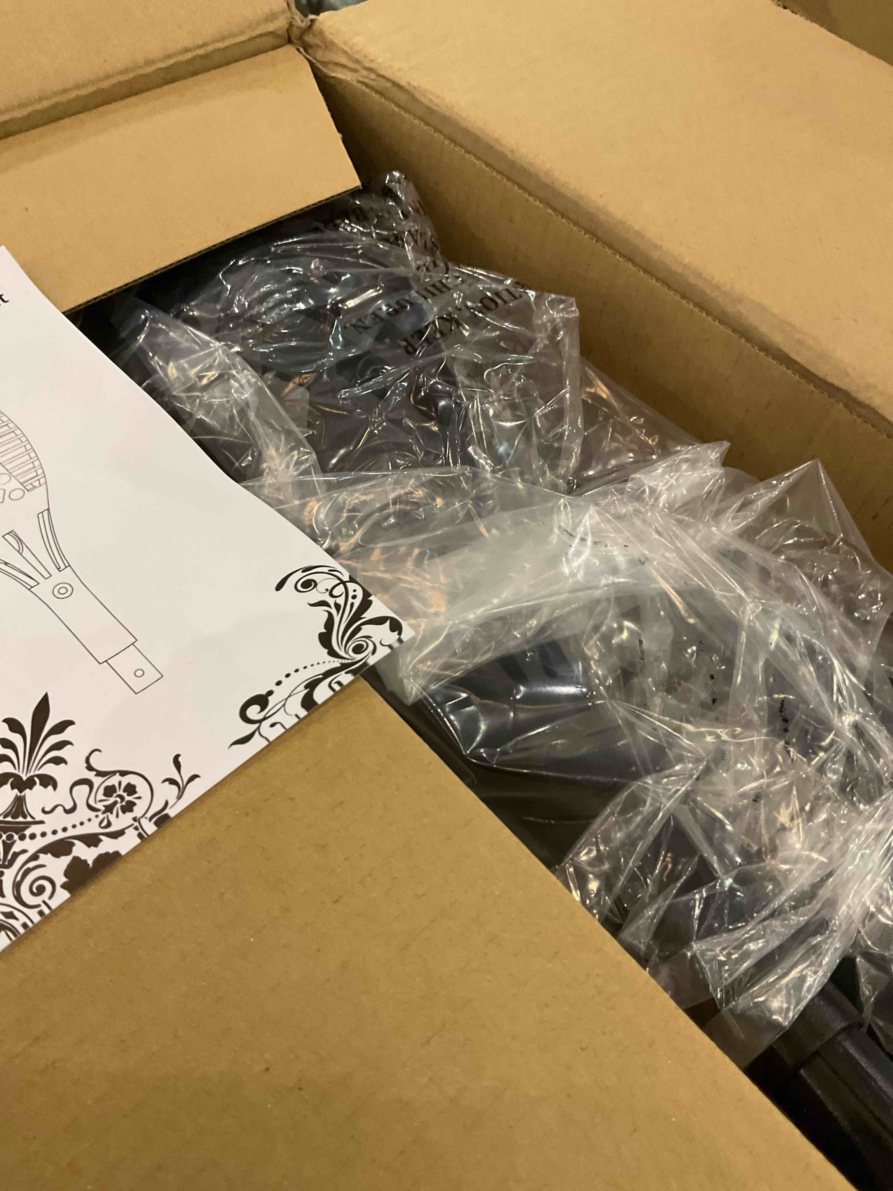 https://s3.amazonaws.com/lotting-images-prod/bidfta/EXS00970923_1704987382182.jpeg