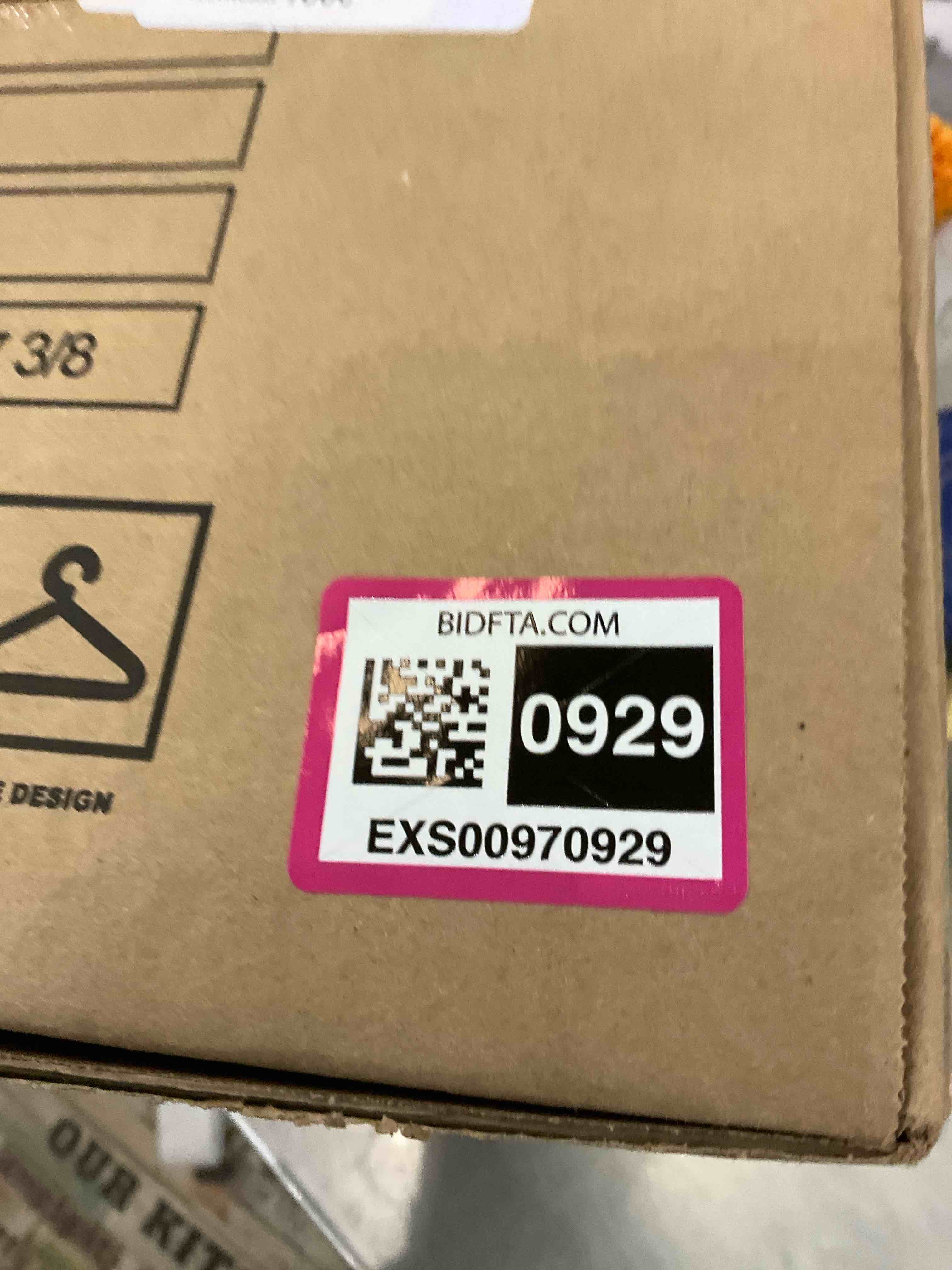 https://s3.amazonaws.com/lotting-images-prod/bidfta/EXS00970929_1704987923755.jpeg
