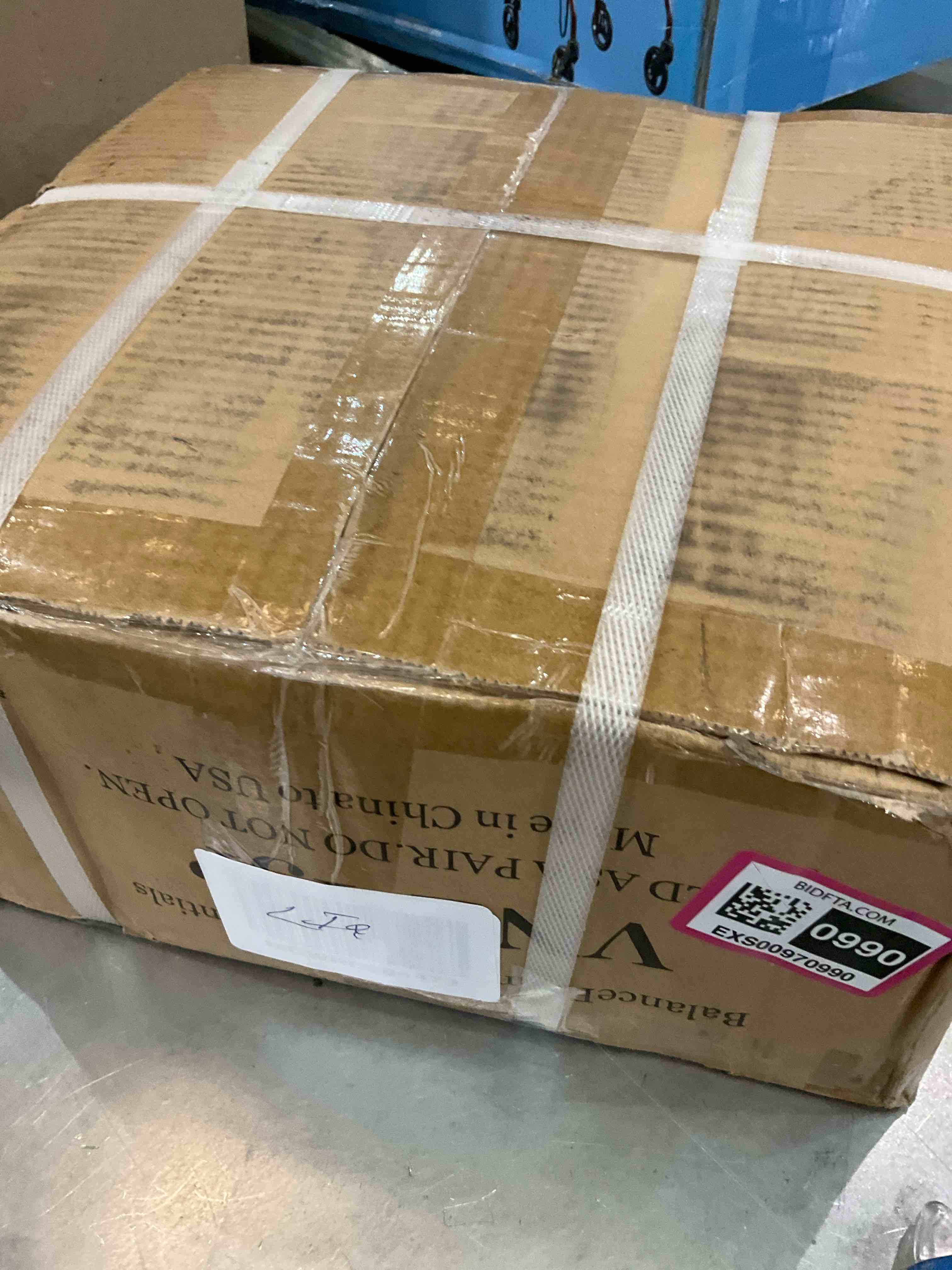 https://s3.amazonaws.com/lotting-images-prod/bidfta/EXS00970990_1704998440239.jpeg