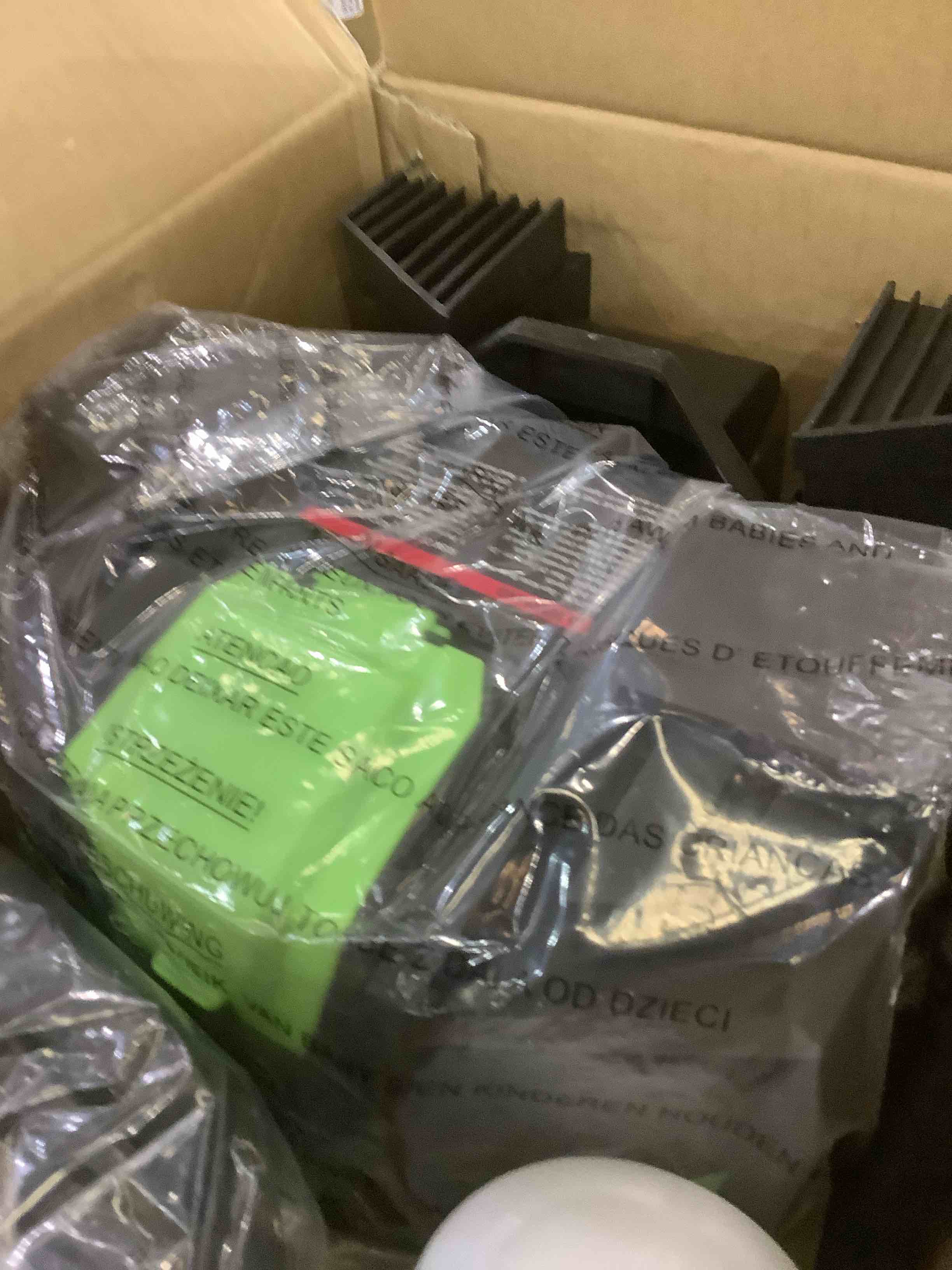 https://s3.amazonaws.com/lotting-images-prod/bidfta/EXS00971132_1704914667020.jpeg