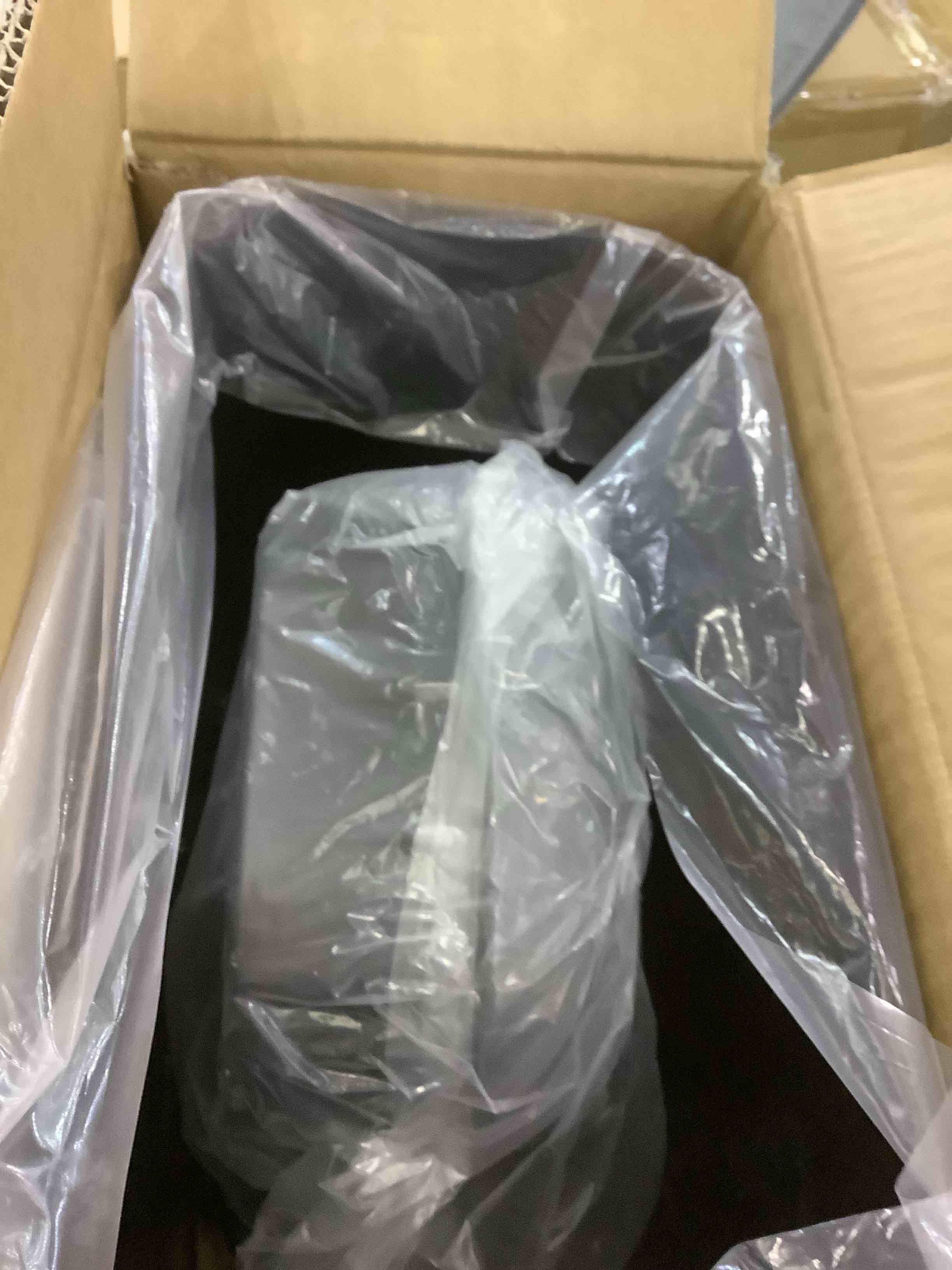 https://s3.amazonaws.com/lotting-images-prod/bidfta/EXS00972019_1706028758940.jpeg