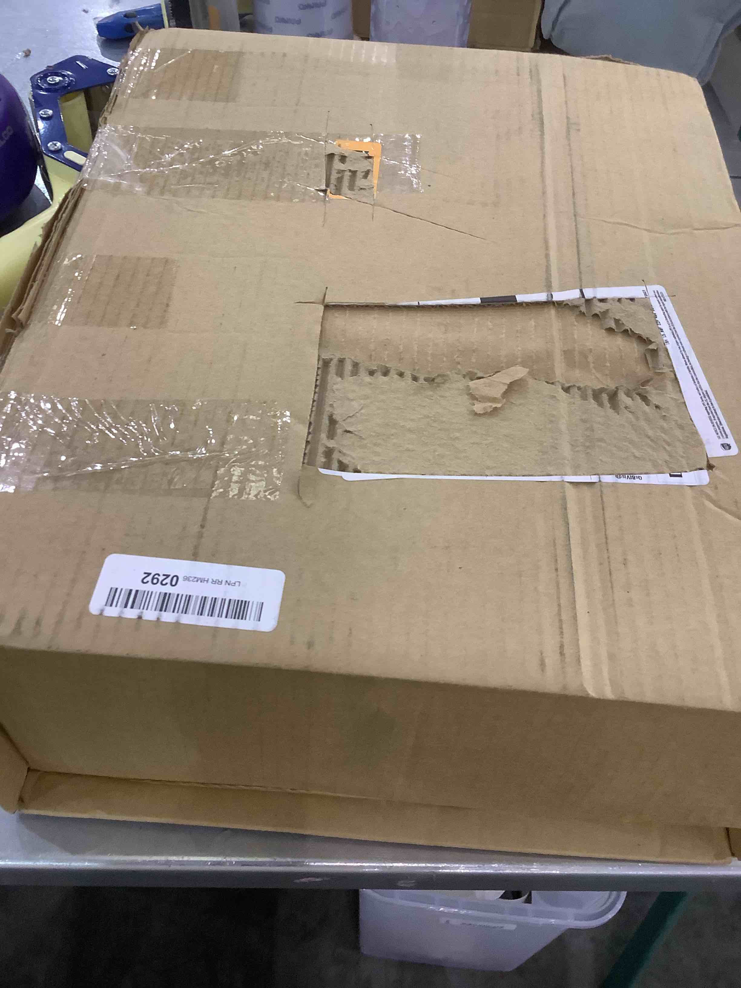 https://s3.amazonaws.com/lotting-images-prod/bidfta/EXS00972020_1706031373812.jpeg