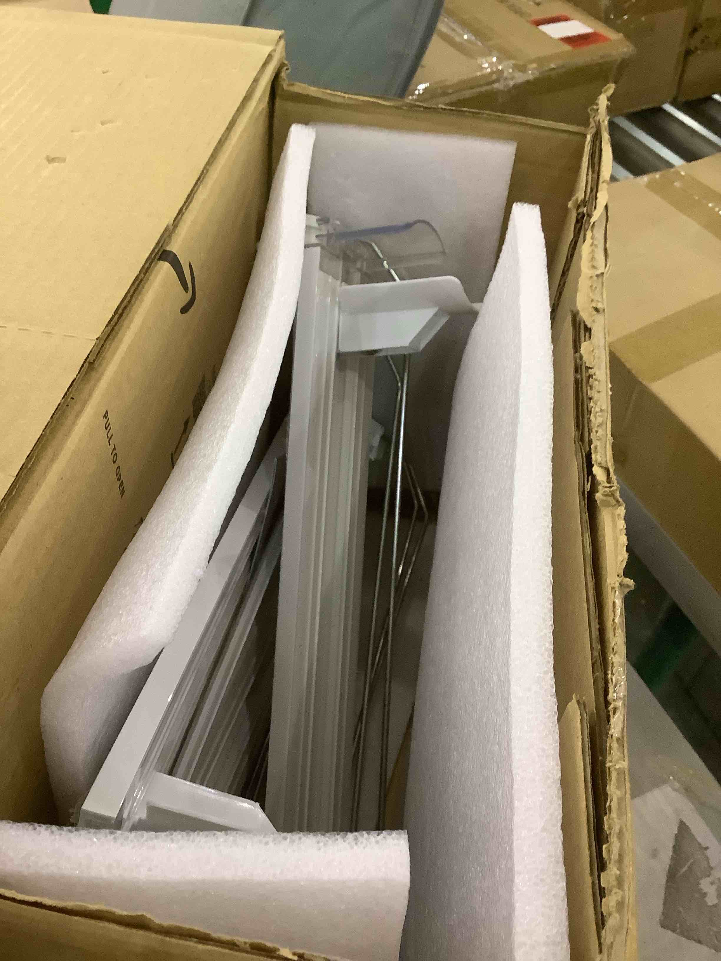 https://s3.amazonaws.com/lotting-images-prod/bidfta/EXS00972020_1706031392022.jpeg