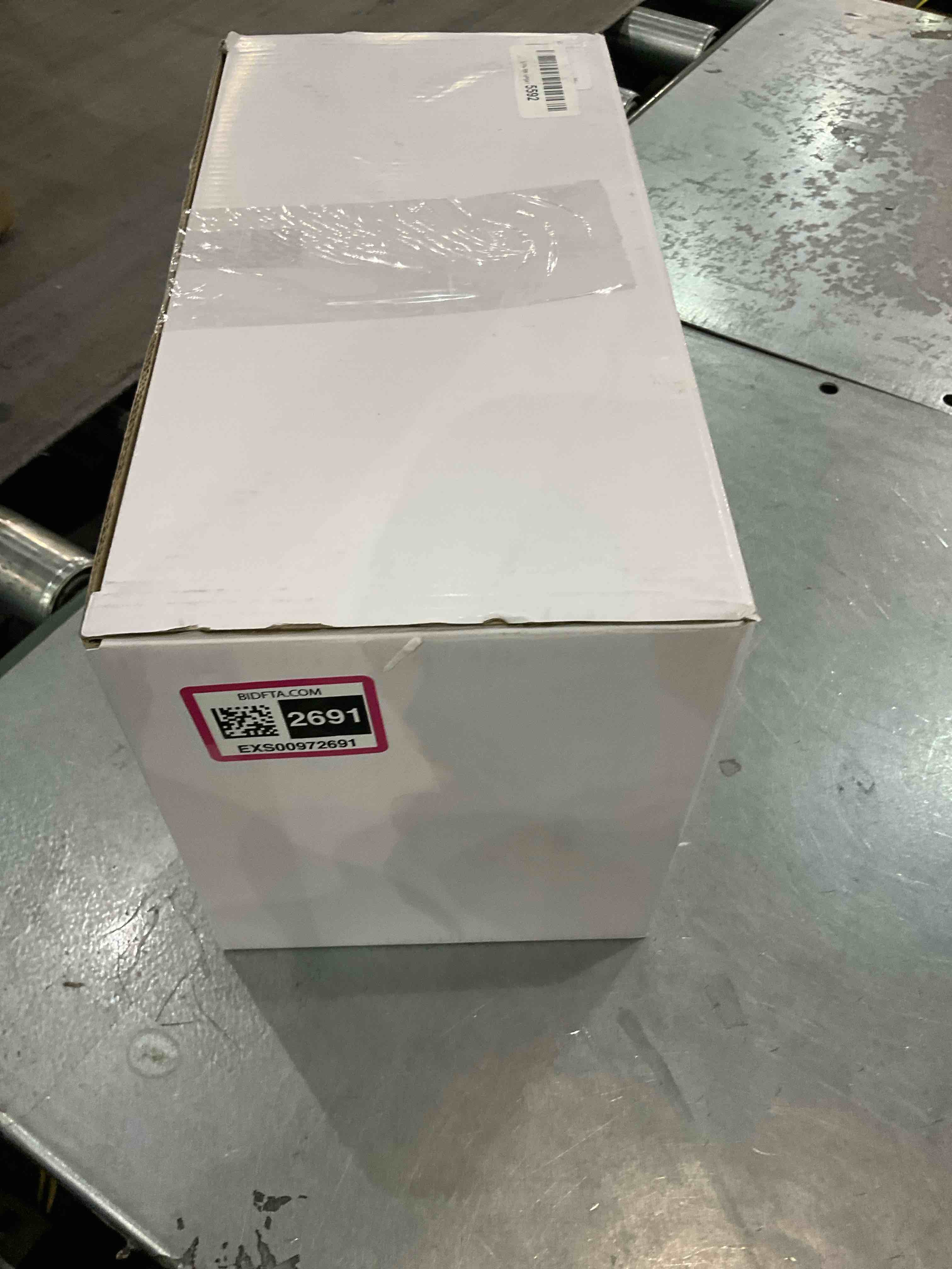 https://s3.amazonaws.com/lotting-images-prod/bidfta/EXS00972691_1705591601057.jpeg
