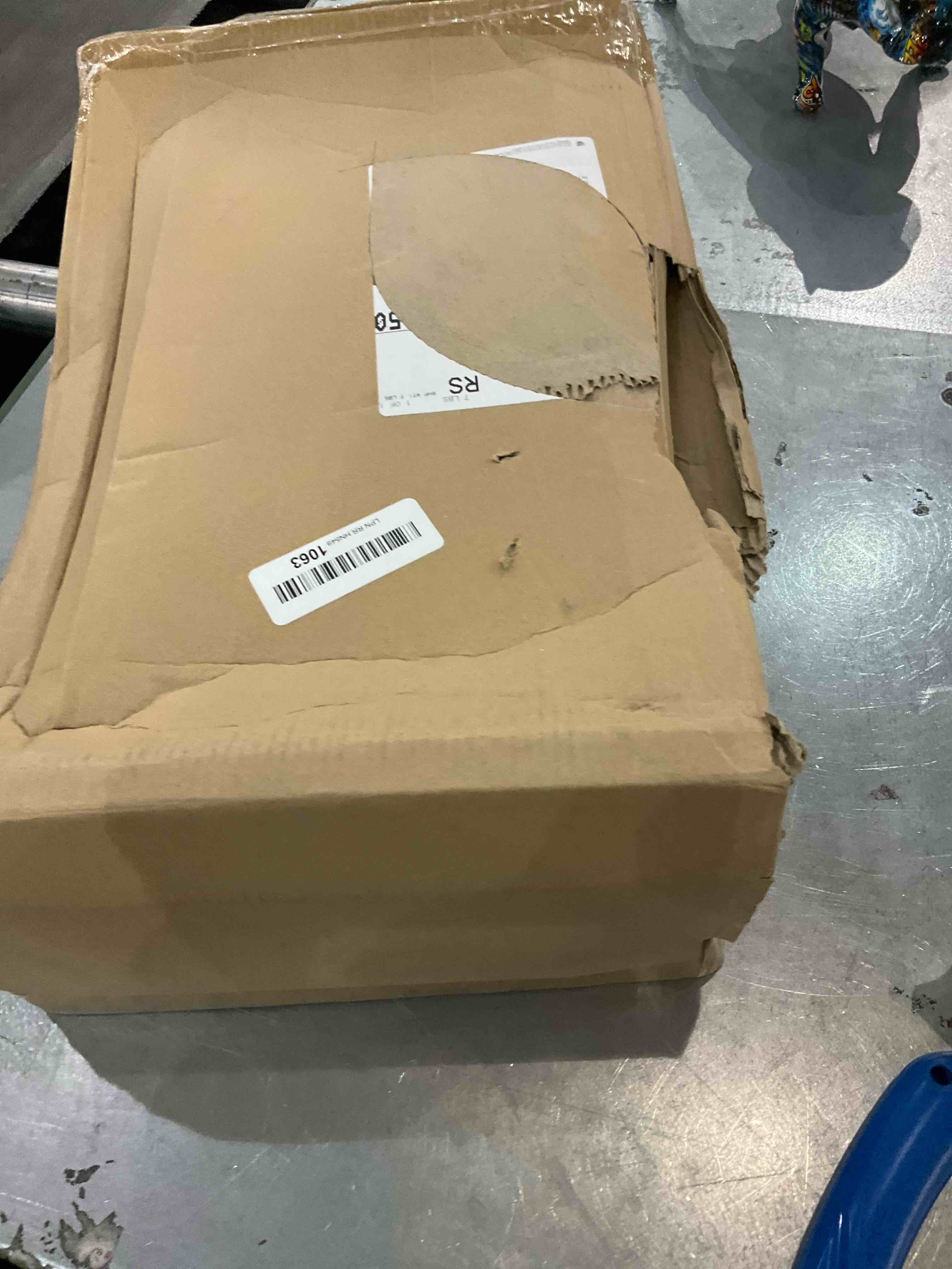 https://s3.amazonaws.com/lotting-images-prod/bidfta/EXS00972731_1705595820661.jpeg