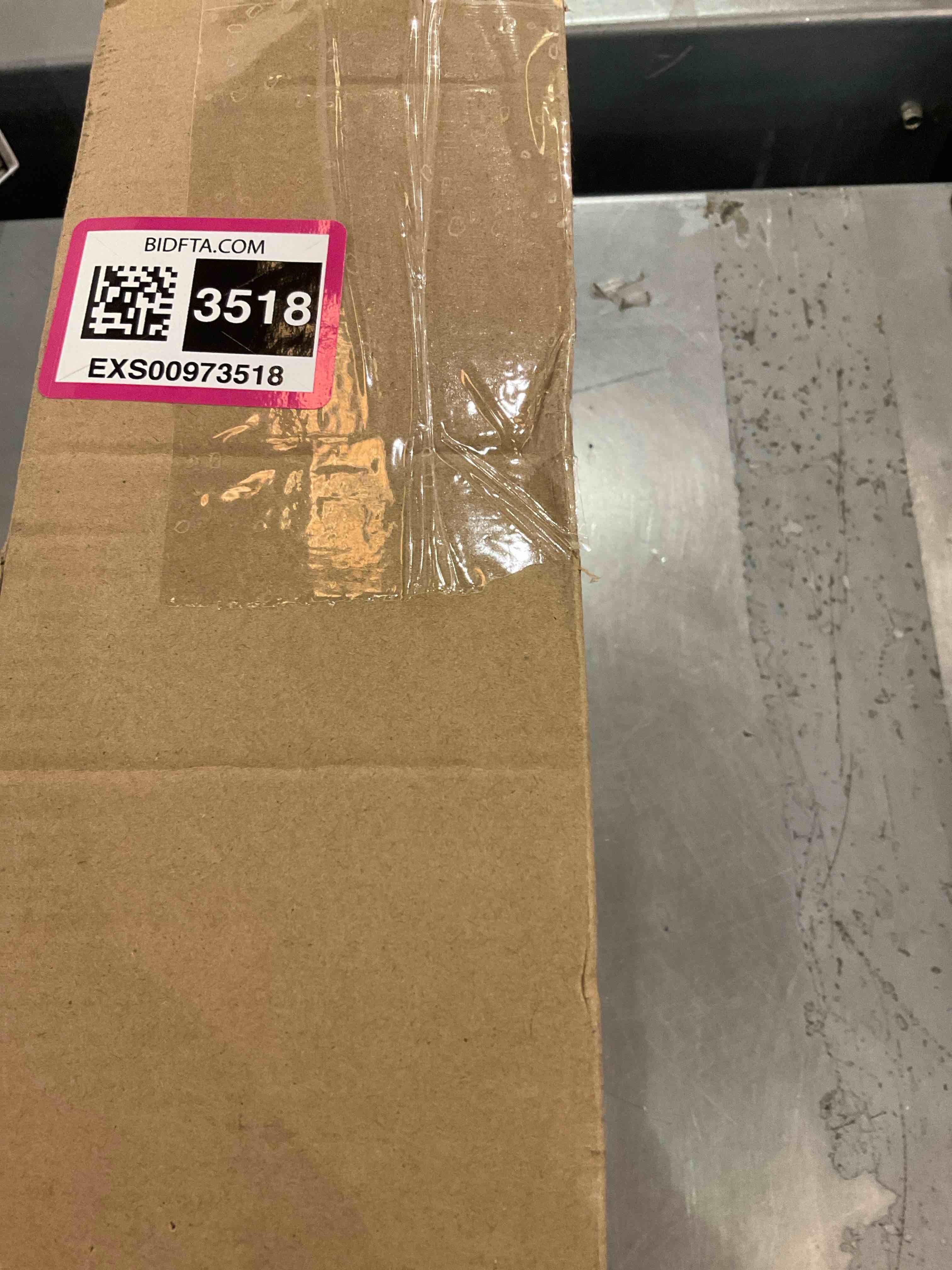 https://s3.amazonaws.com/lotting-images-prod/bidfta/EXS00973518_1704912597860.jpeg