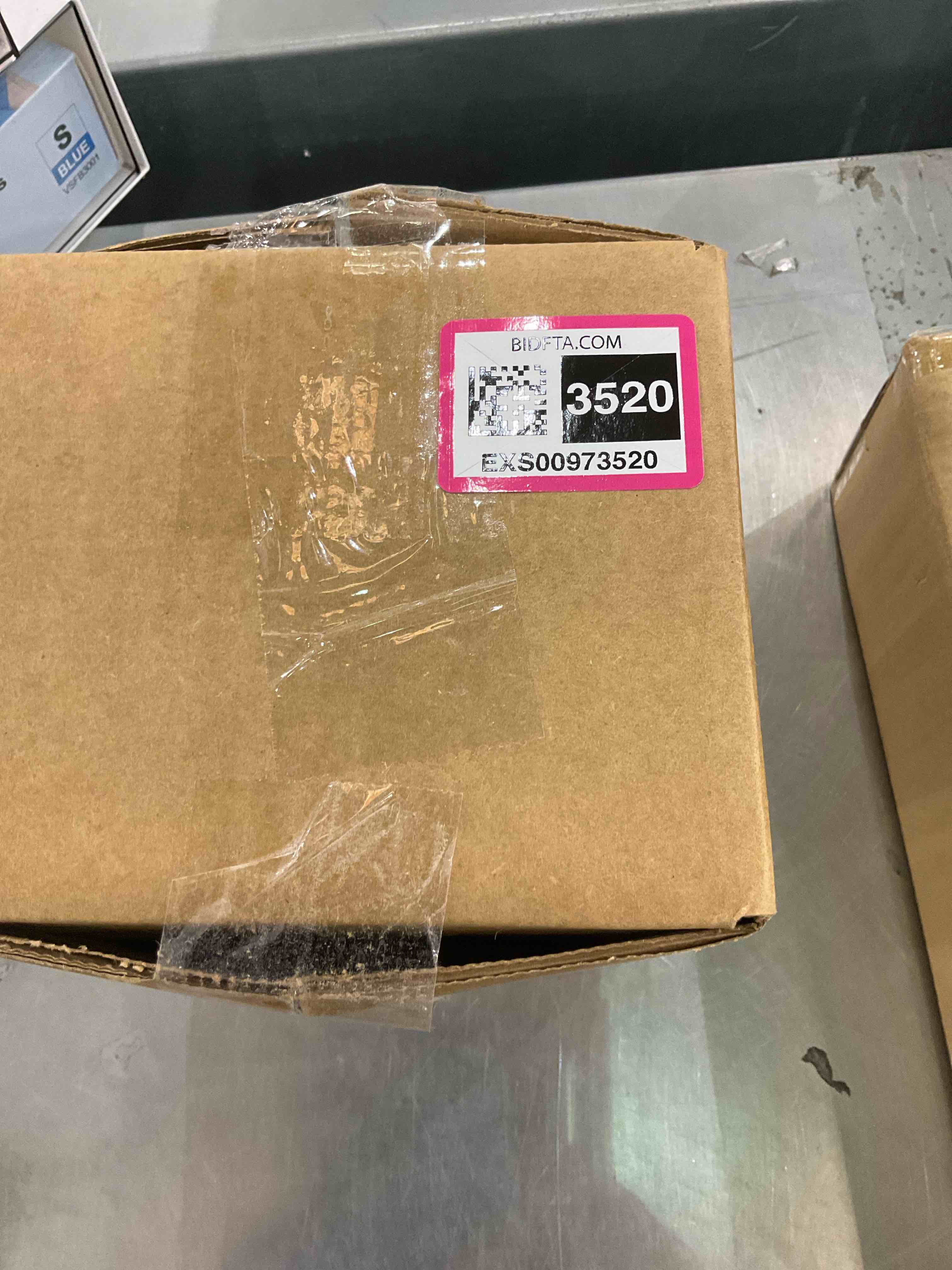 https://s3.amazonaws.com/lotting-images-prod/bidfta/EXS00973520_1704912759084.jpeg