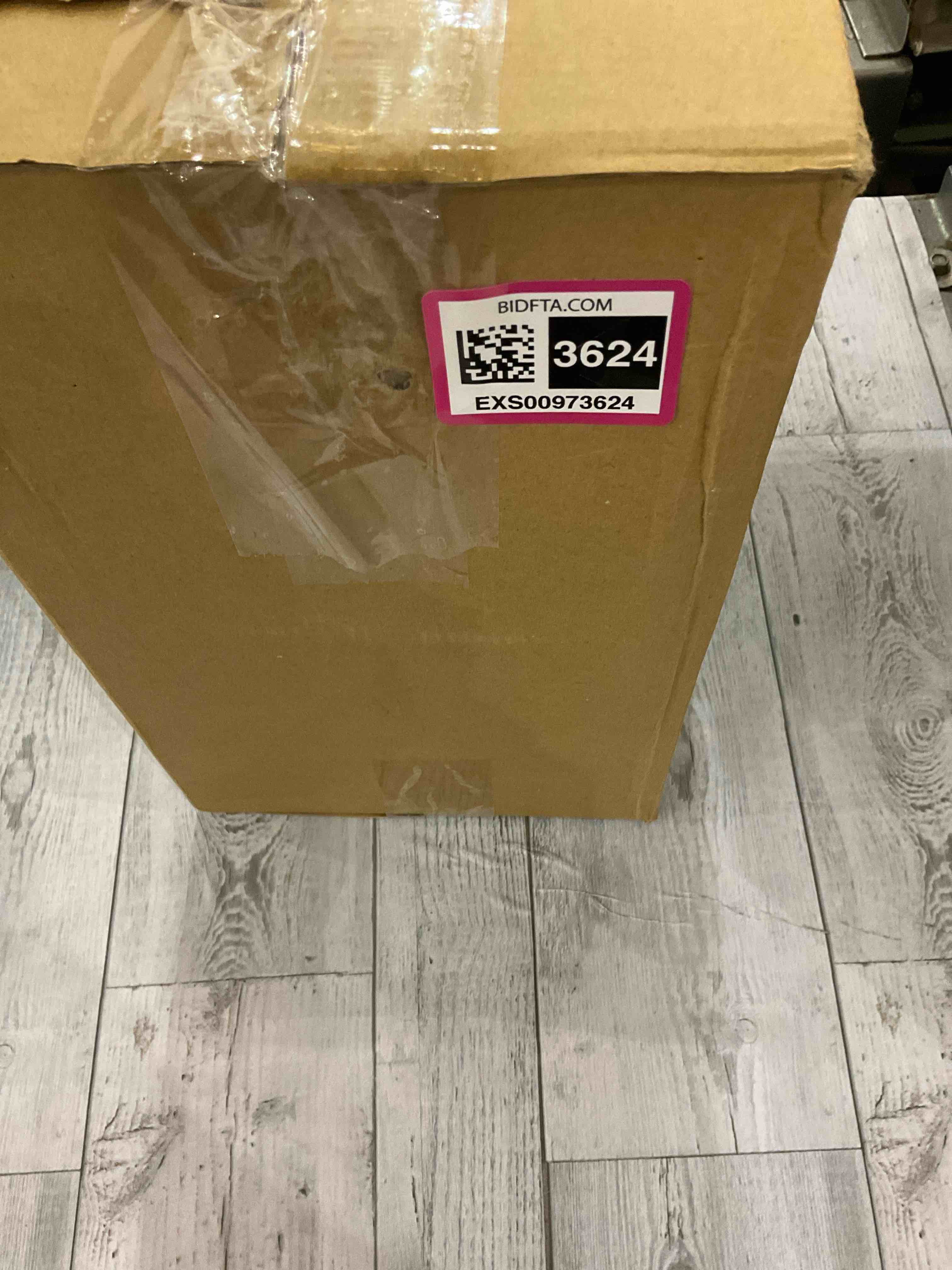 https://s3.amazonaws.com/lotting-images-prod/bidfta/EXS00973624_1704984158706.jpeg