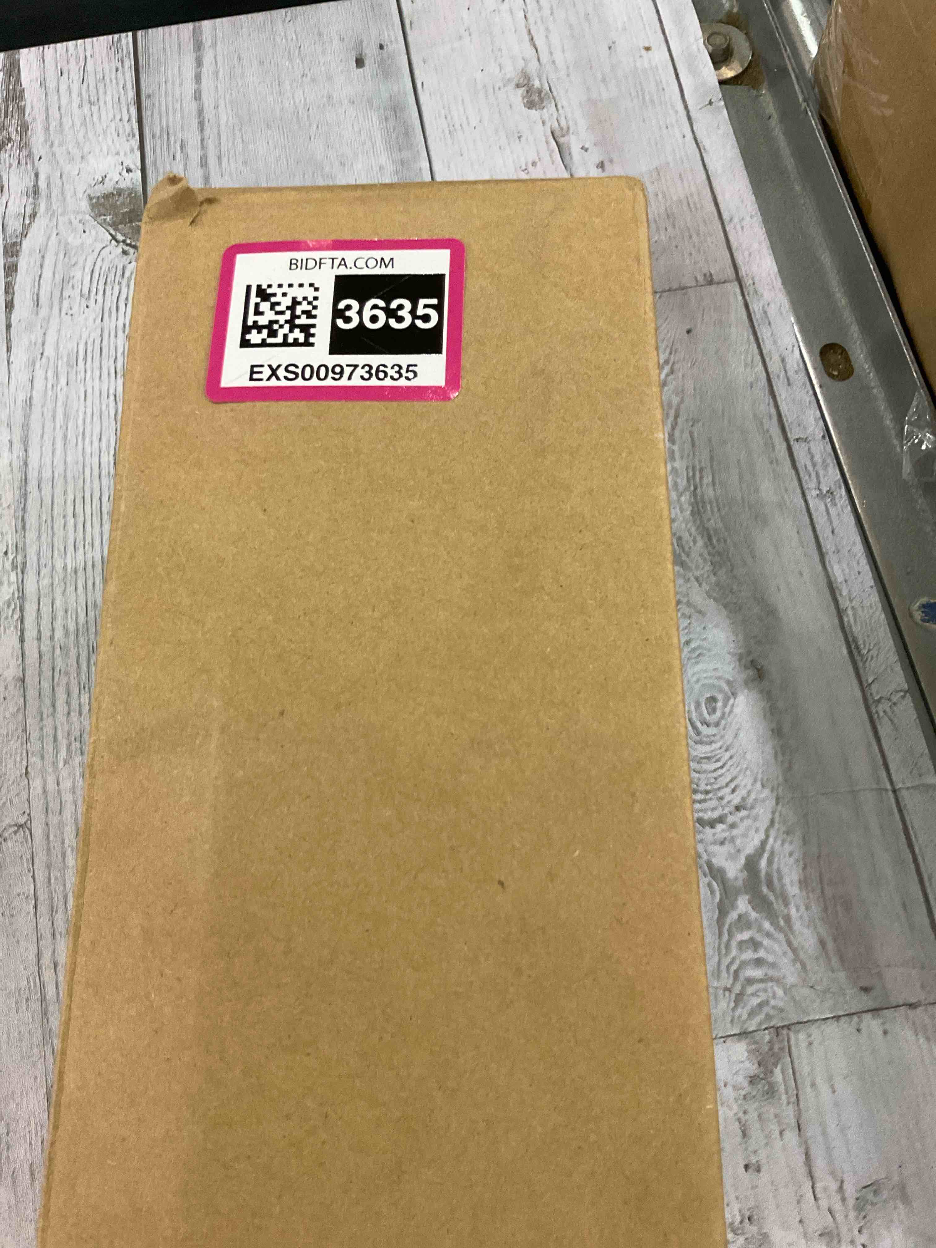 https://s3.amazonaws.com/lotting-images-prod/bidfta/EXS00973635_1704985608038.jpeg