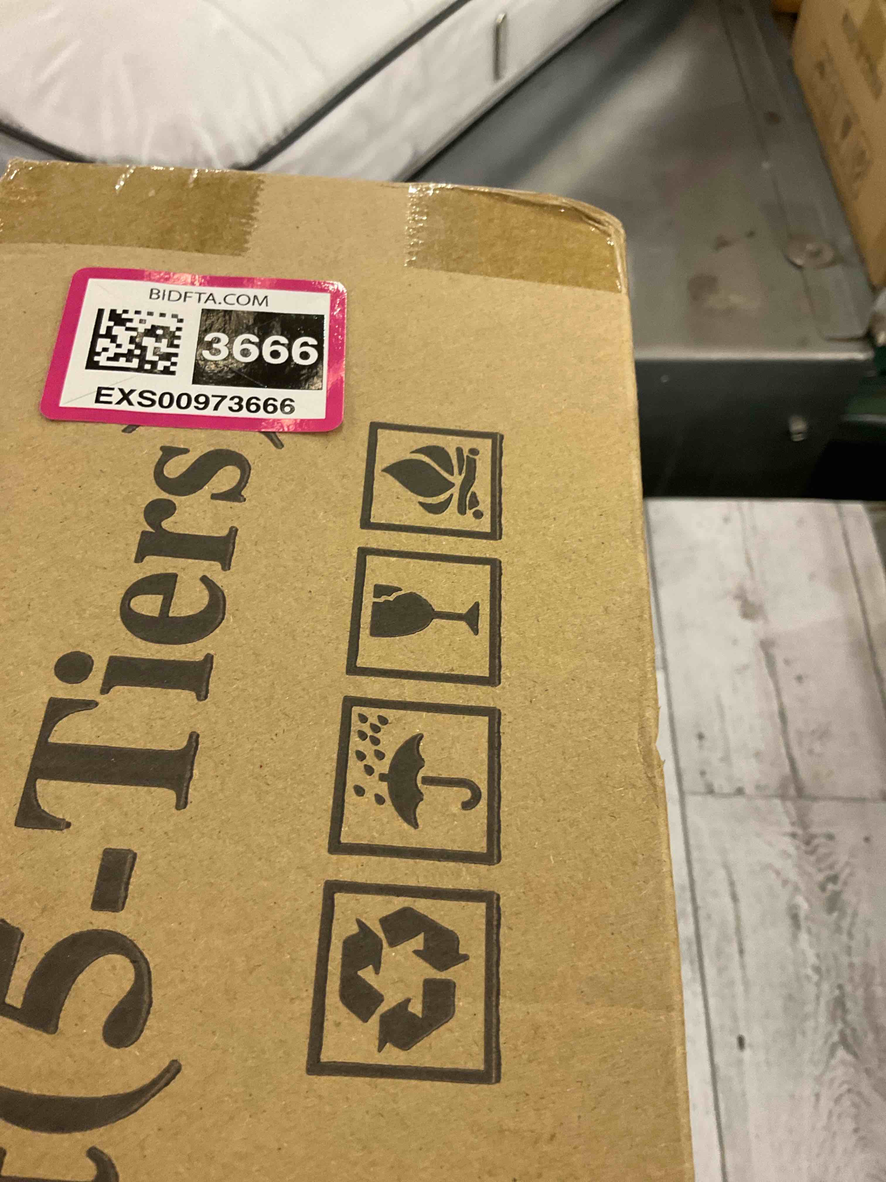 https://s3.amazonaws.com/lotting-images-prod/bidfta/EXS00973666_1704988909252.jpeg