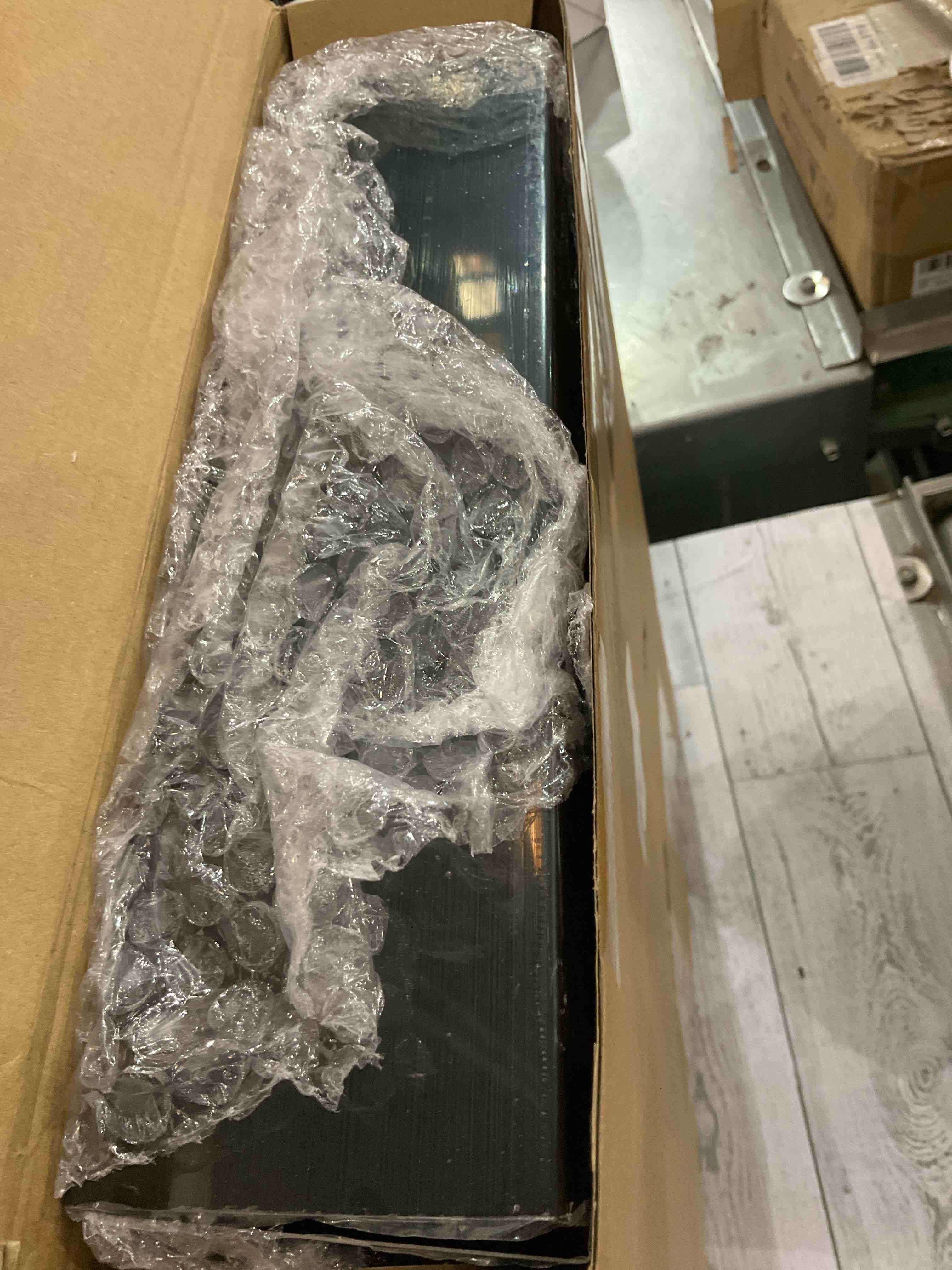 https://s3.amazonaws.com/lotting-images-prod/bidfta/EXS00973726_1705001285768.jpeg