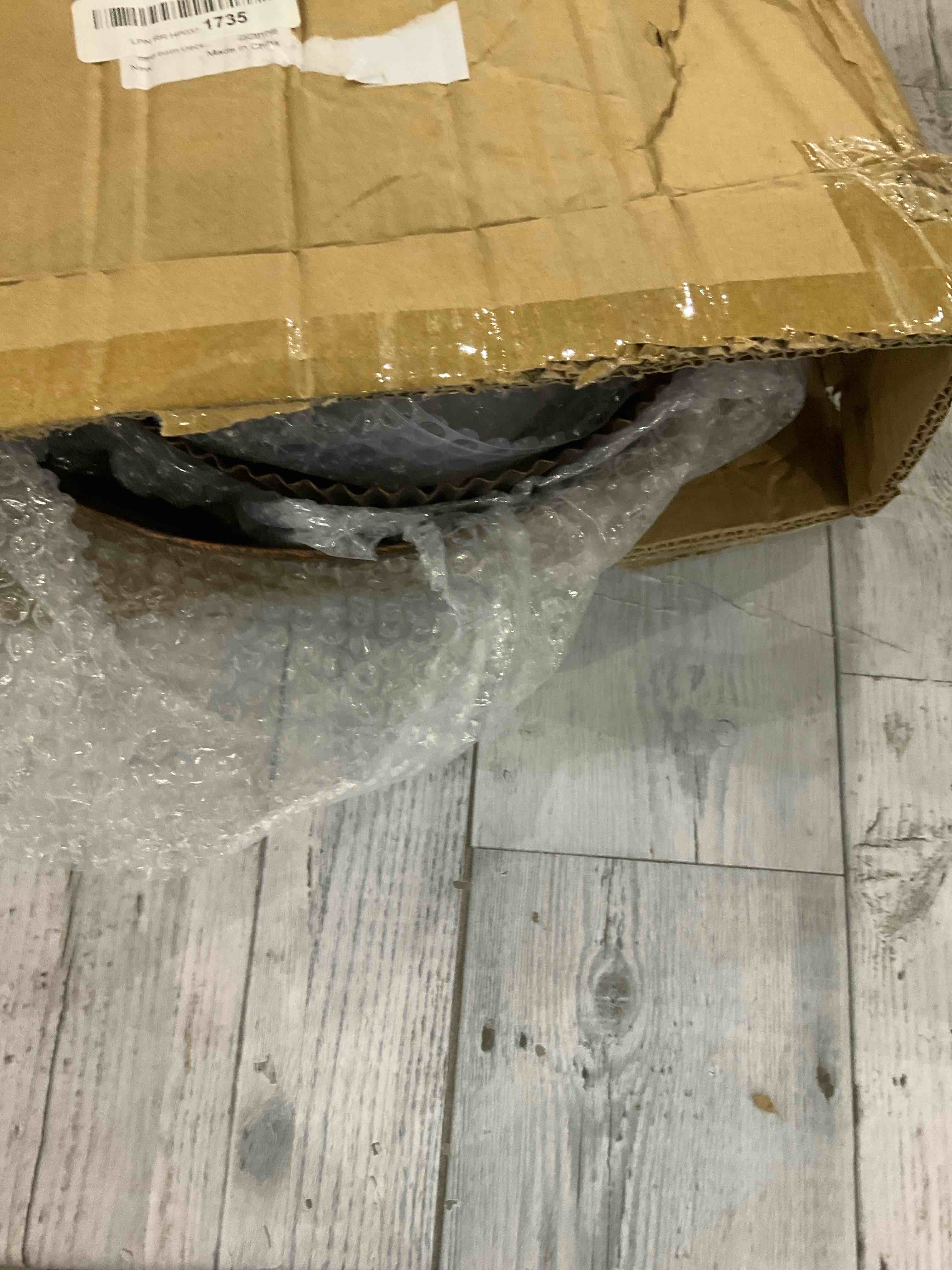 https://s3.amazonaws.com/lotting-images-prod/bidfta/EXS00973963_1705590913767.jpeg