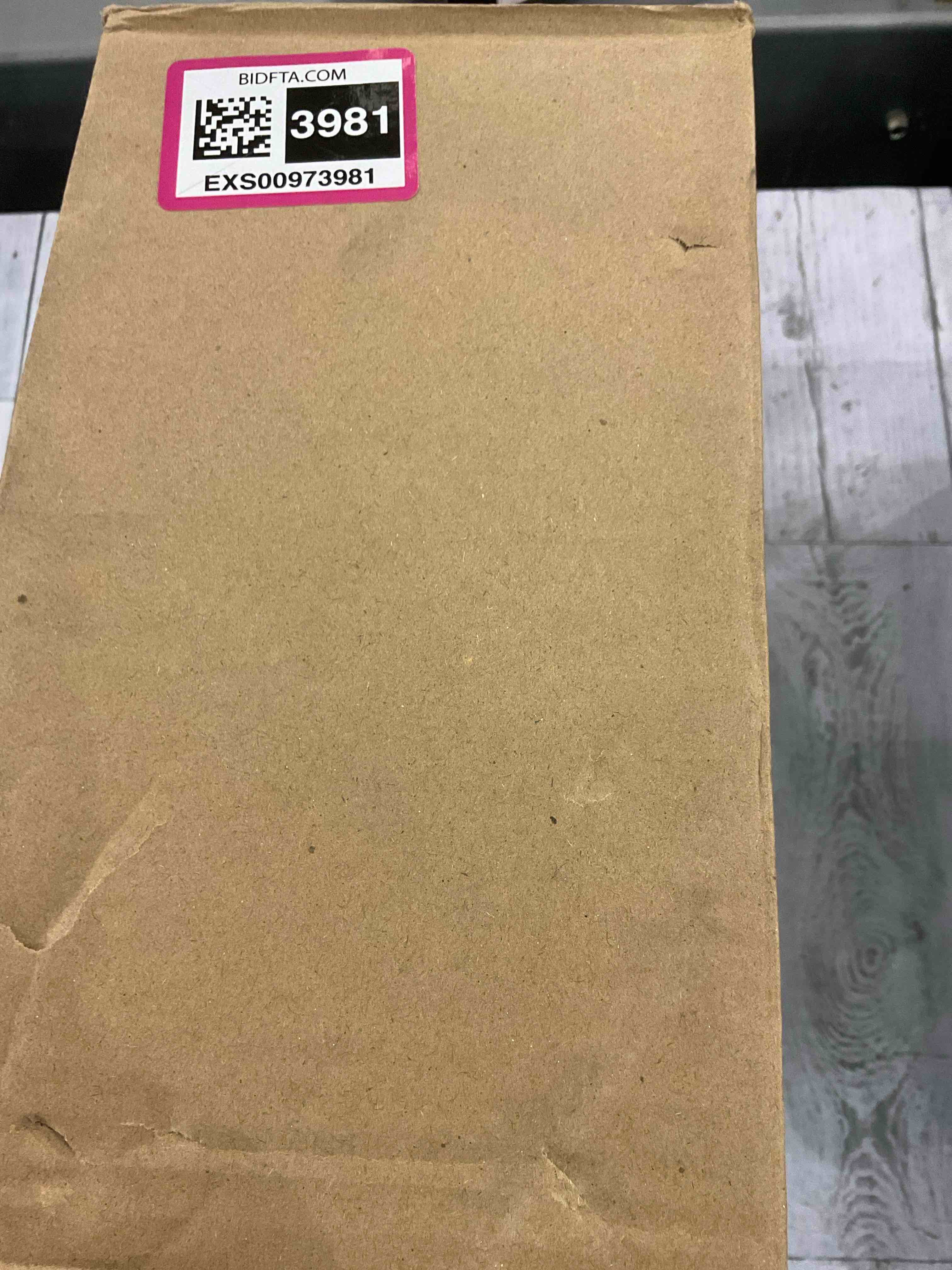 https://s3.amazonaws.com/lotting-images-prod/bidfta/EXS00973981_1705593969408.jpeg