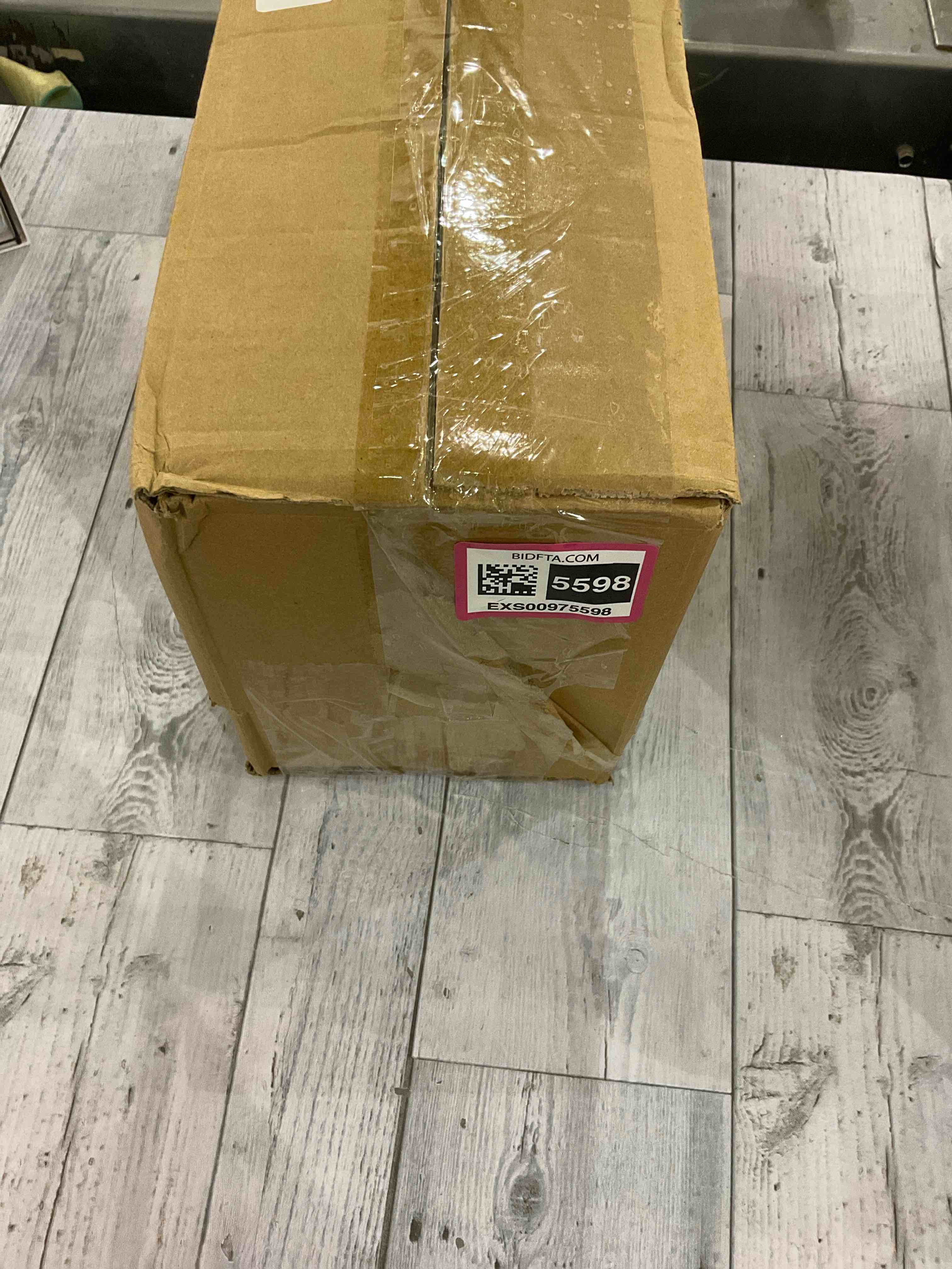 https://s3.amazonaws.com/lotting-images-prod/bidfta/EXS00975598_1705675970668.jpeg