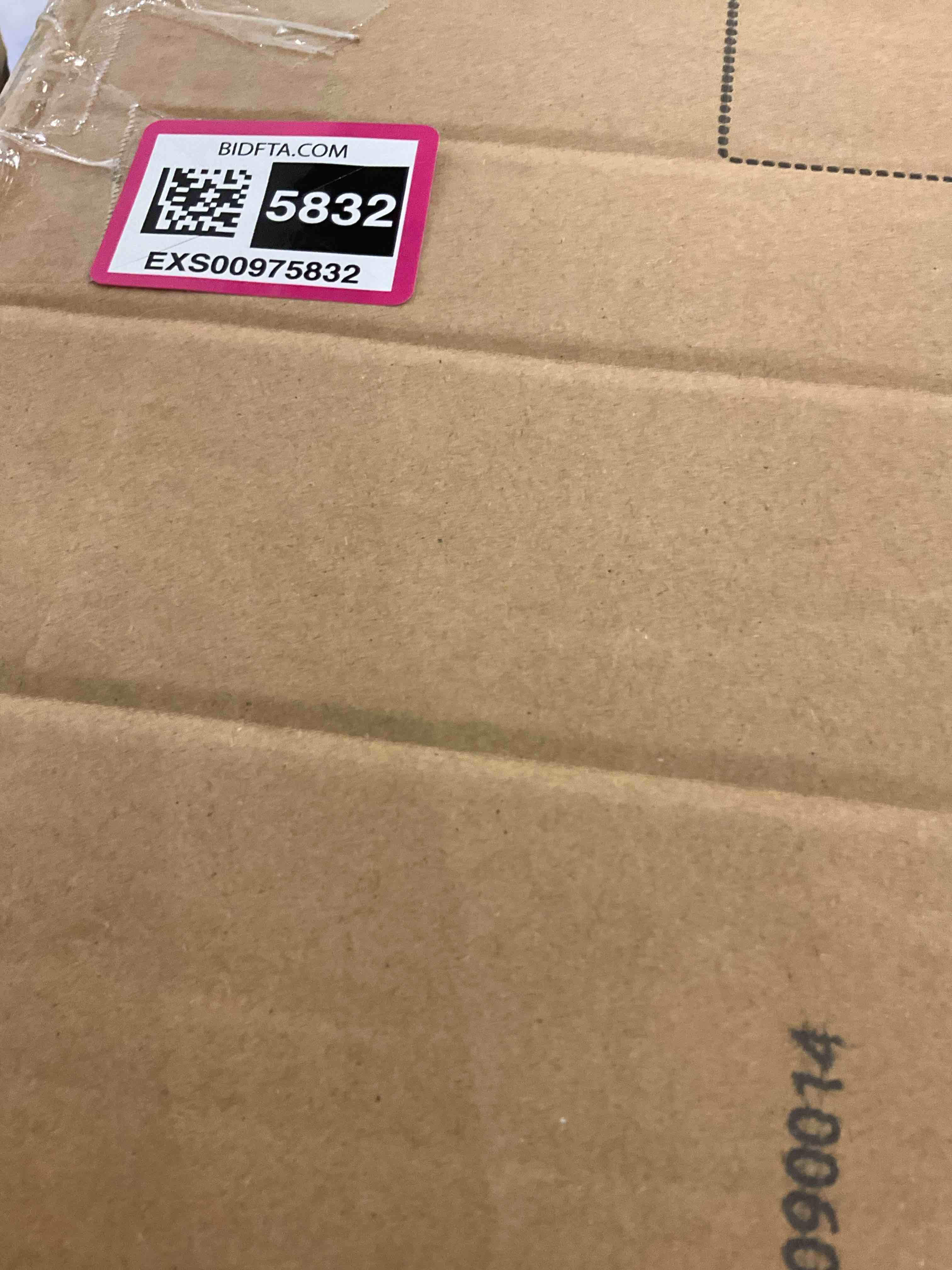 https://s3.amazonaws.com/lotting-images-prod/bidfta/EXS00975832_1705937875593.jpeg