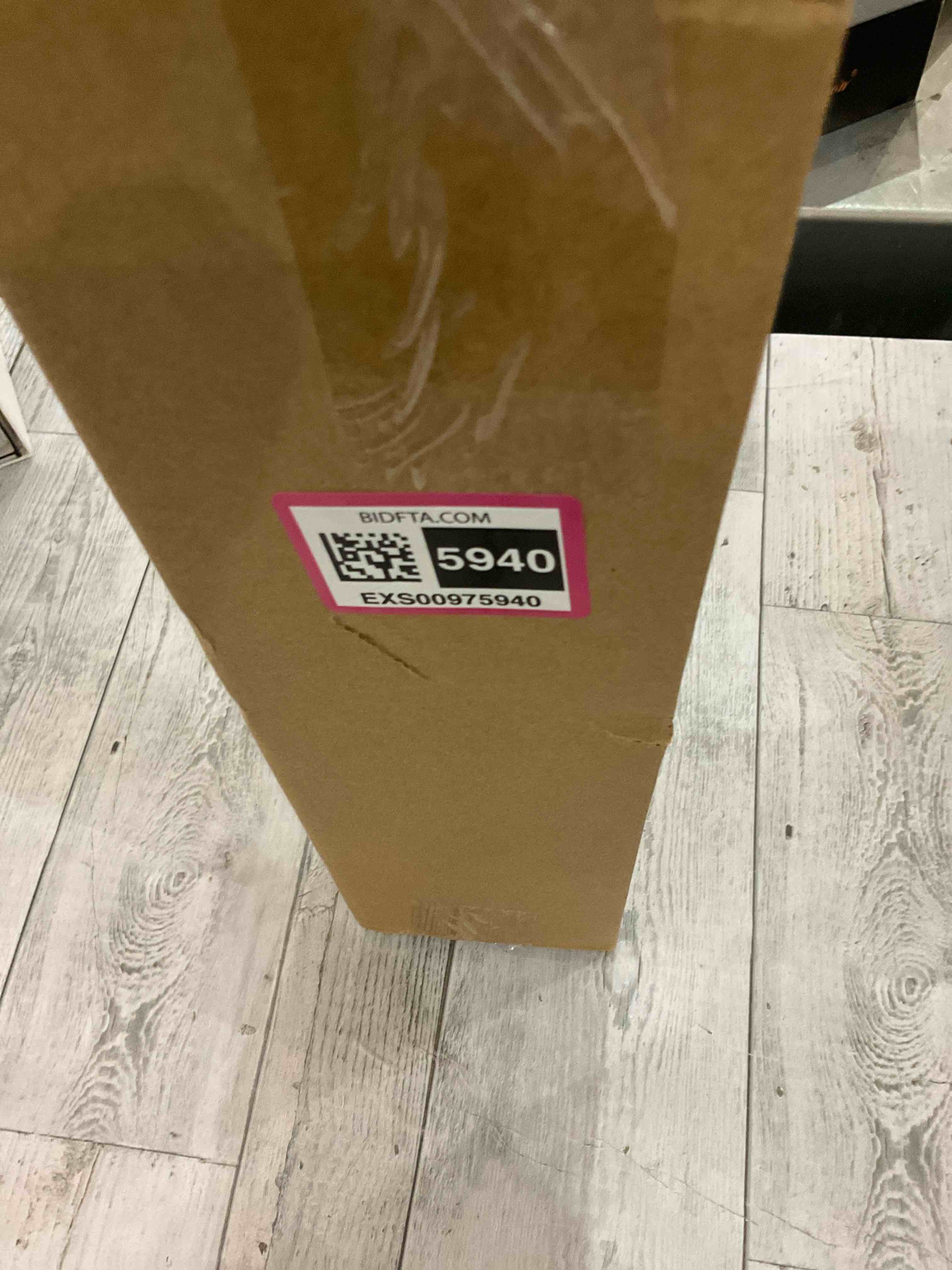 https://s3.amazonaws.com/lotting-images-prod/bidfta/EXS00975940_1705954812016.jpeg