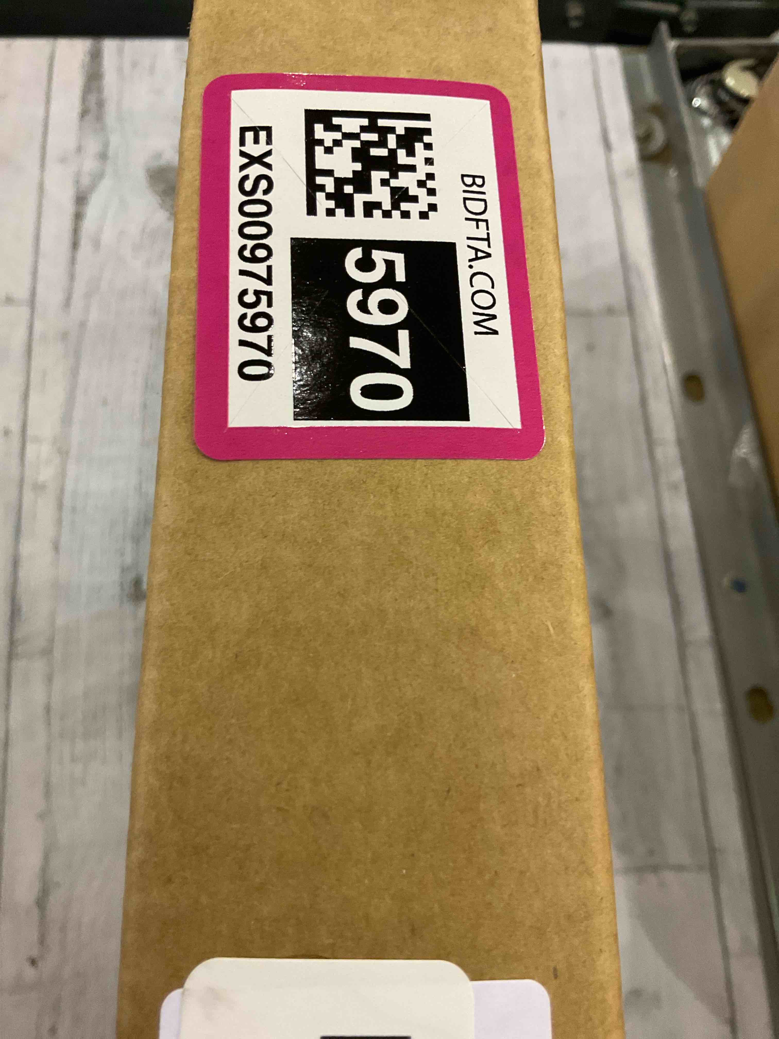 https://s3.amazonaws.com/lotting-images-prod/bidfta/EXS00975970_1706013183790.jpeg