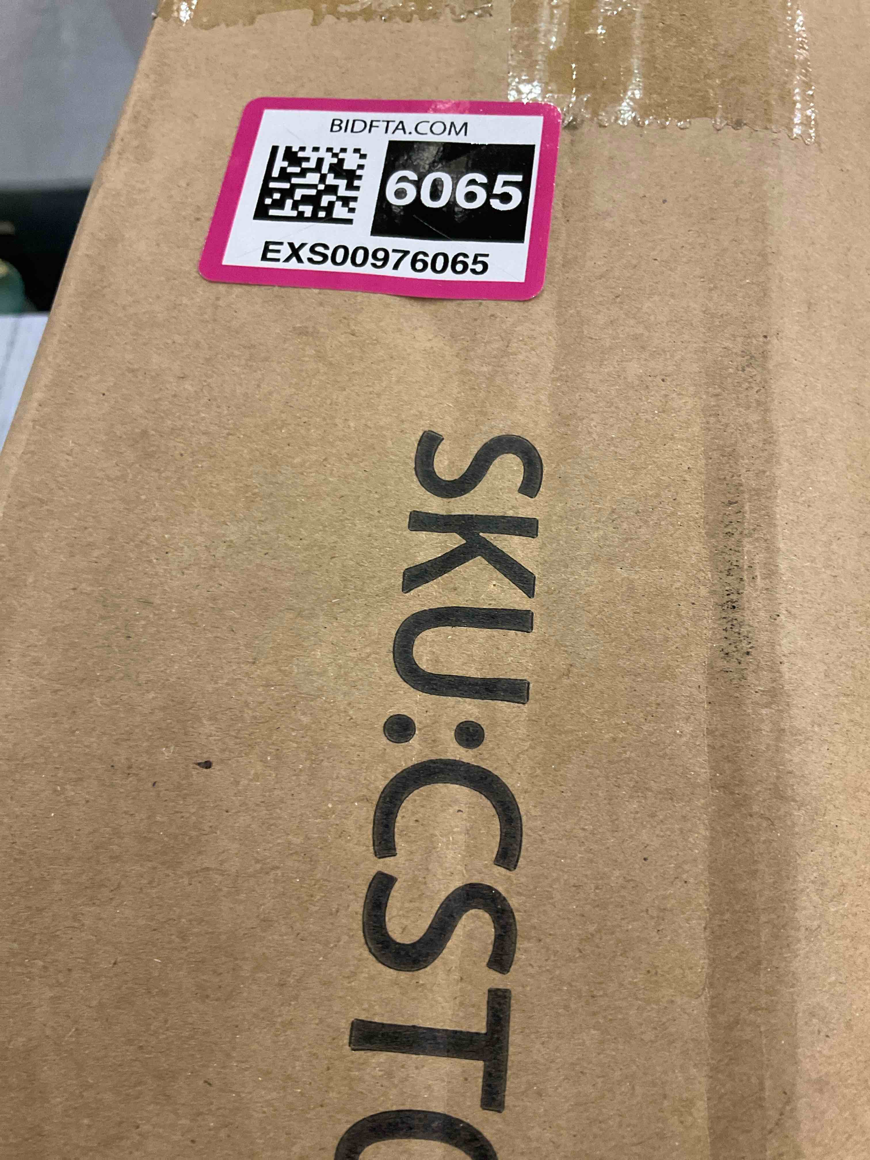 https://s3.amazonaws.com/lotting-images-prod/bidfta/EXS00976065_1706028694679.jpeg