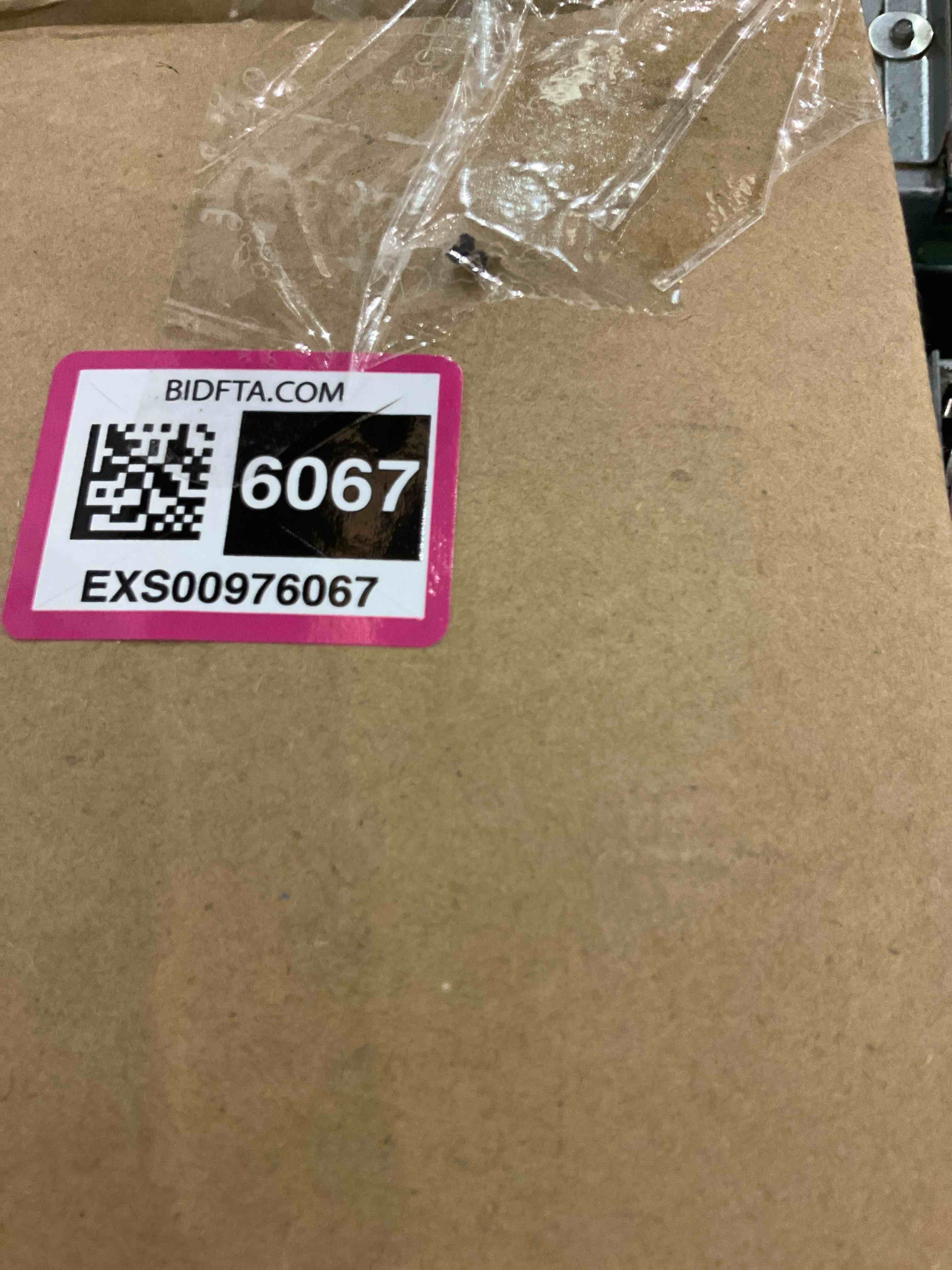 https://s3.amazonaws.com/lotting-images-prod/bidfta/EXS00976067_1706028067725.jpeg
