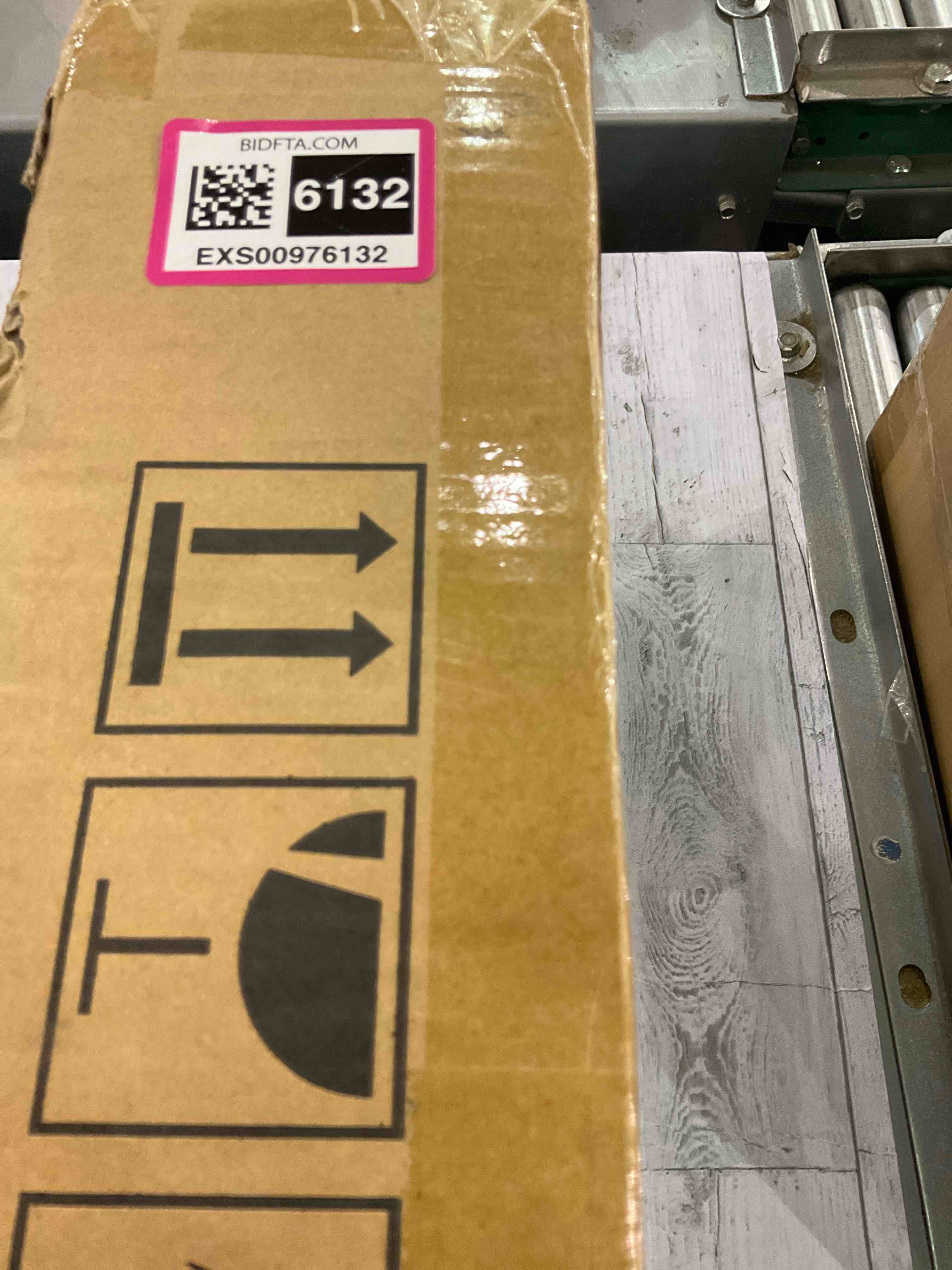 https://s3.amazonaws.com/lotting-images-prod/bidfta/EXS00976132_1706098860800.jpeg