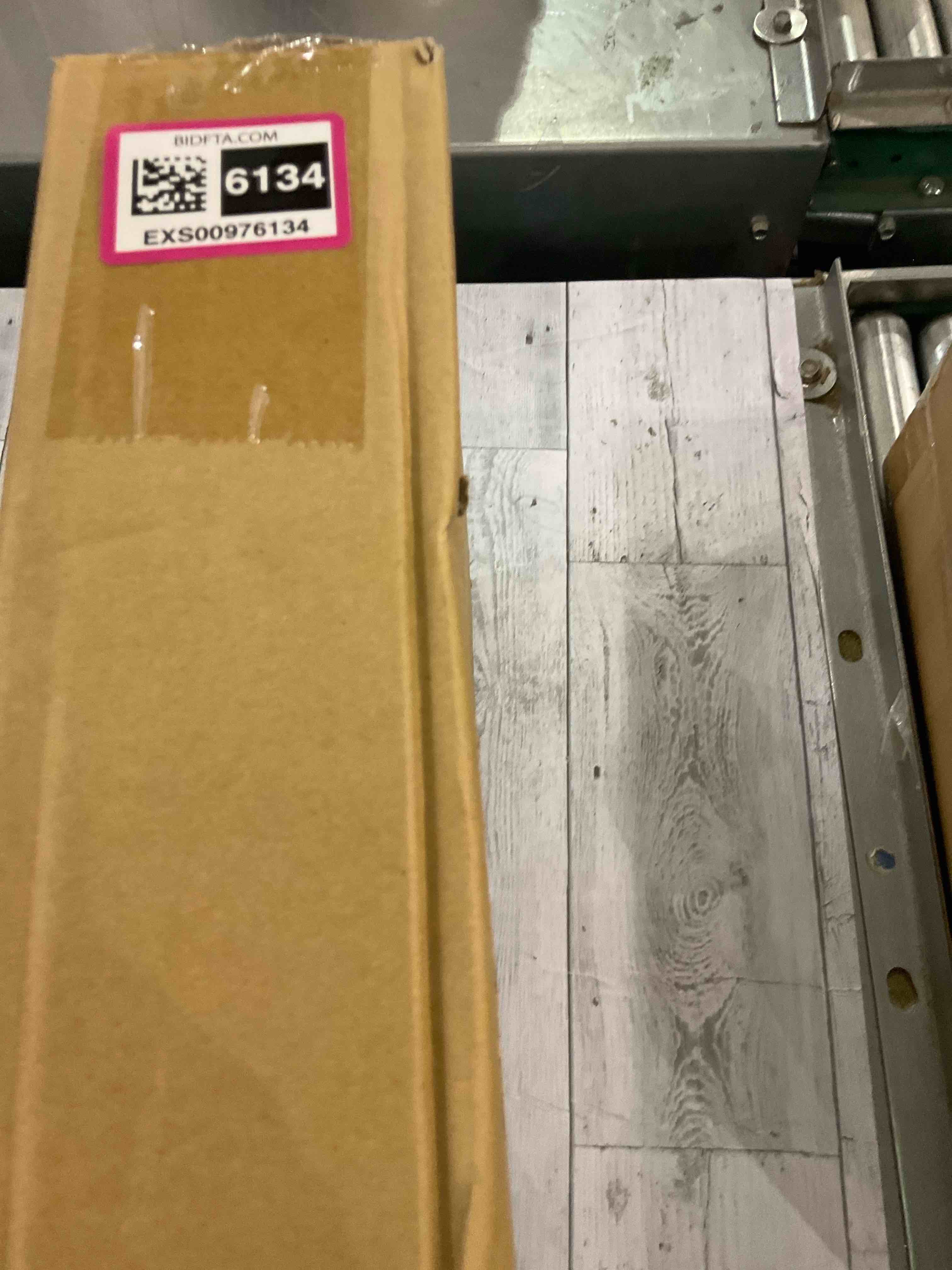 https://s3.amazonaws.com/lotting-images-prod/bidfta/EXS00976134_1706099062865.jpeg