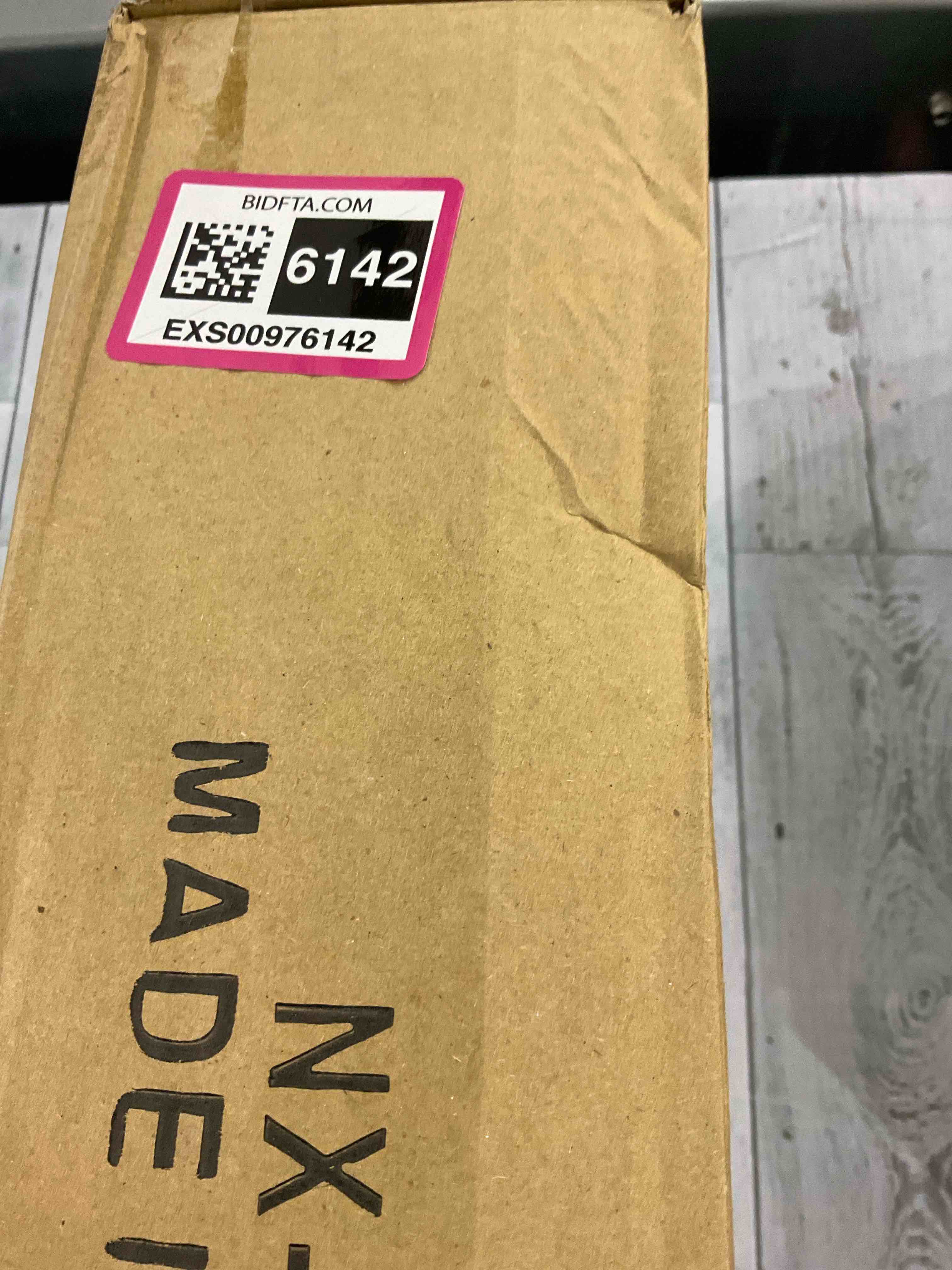 https://s3.amazonaws.com/lotting-images-prod/bidfta/EXS00976142_1706099960655.jpeg