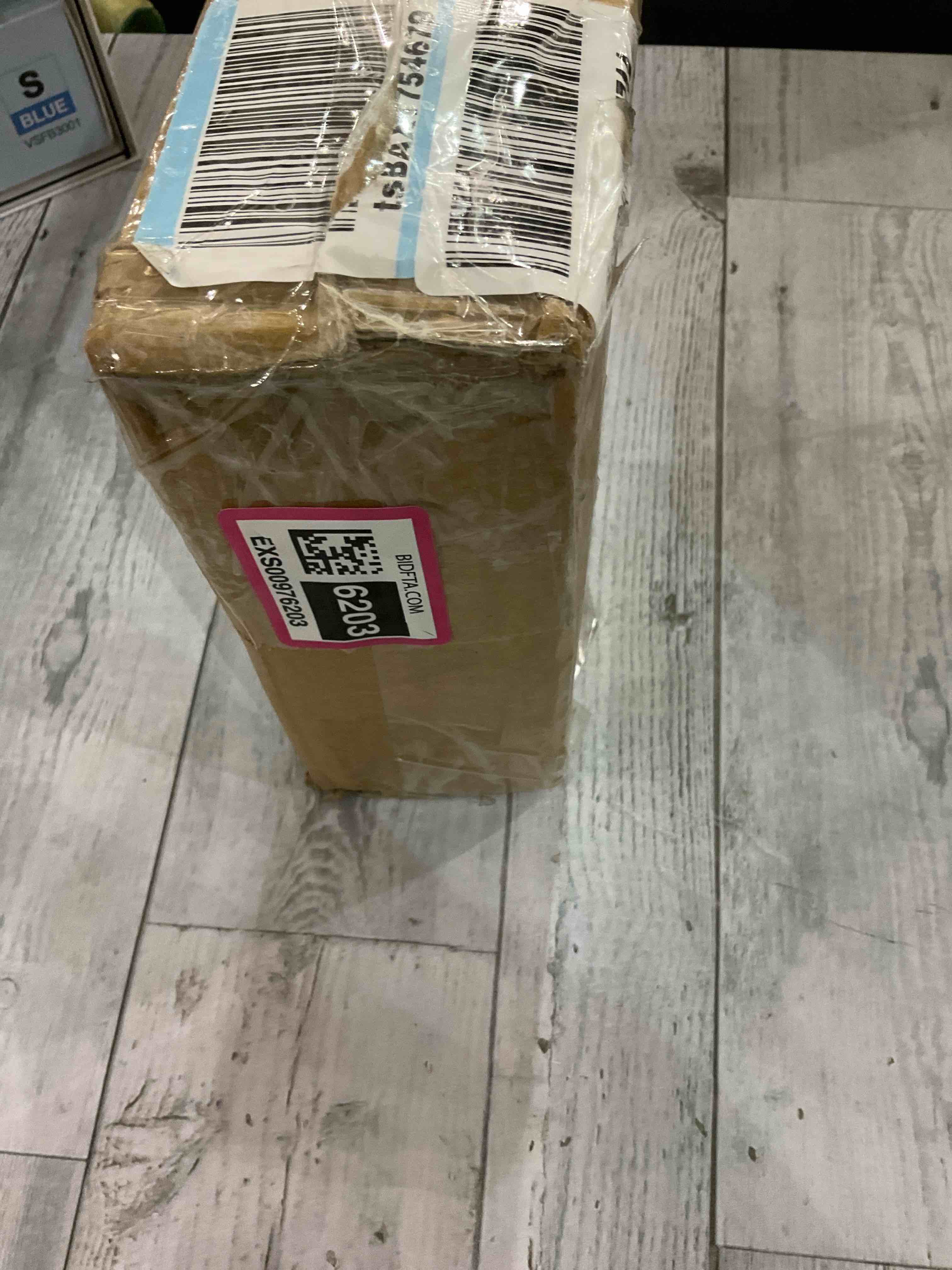 https://s3.amazonaws.com/lotting-images-prod/bidfta/EXS00976203_1706112181626.jpeg