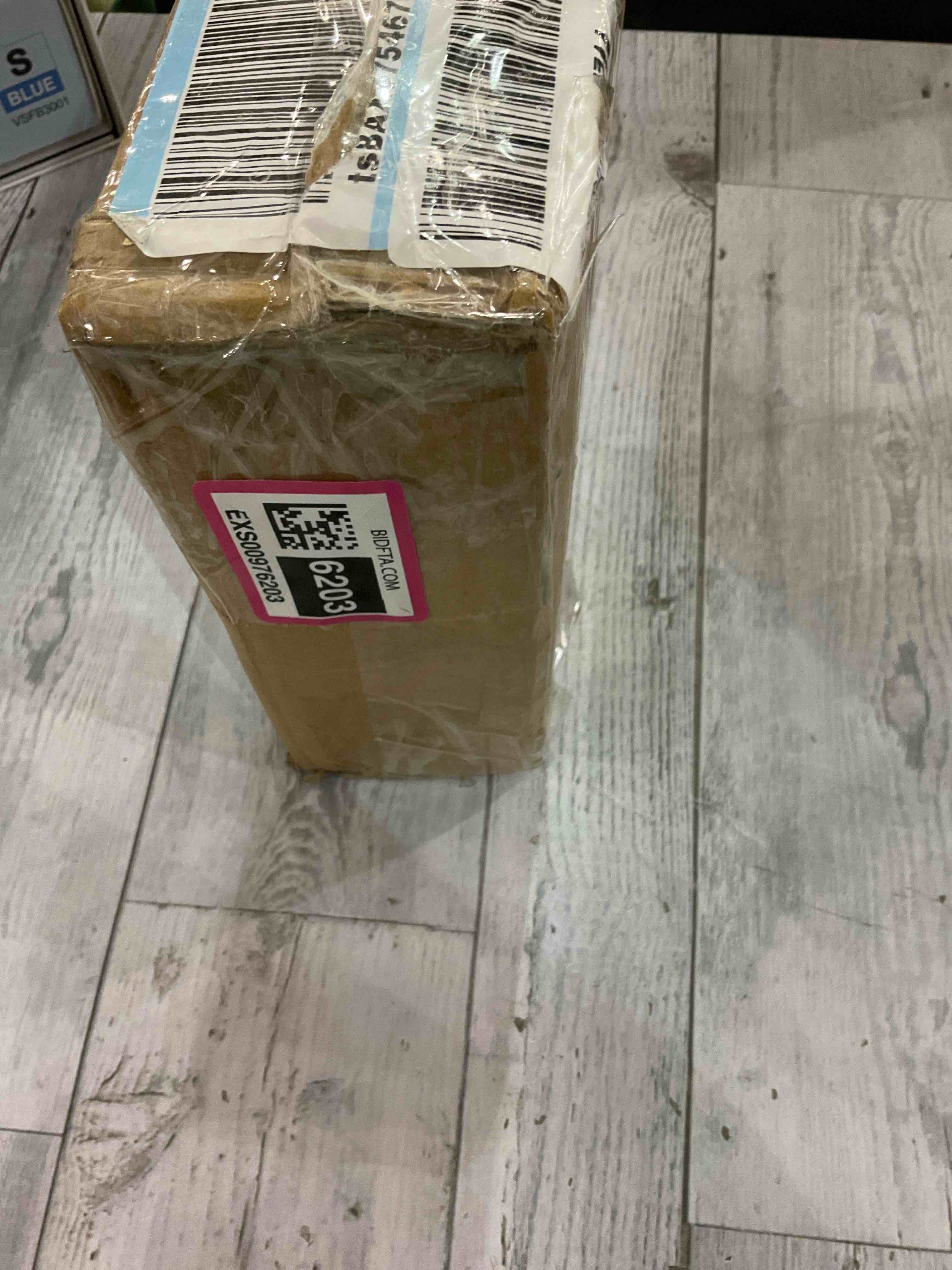 https://s3.amazonaws.com/lotting-images-prod/bidfta/EXS00976203_1706112182588.jpeg