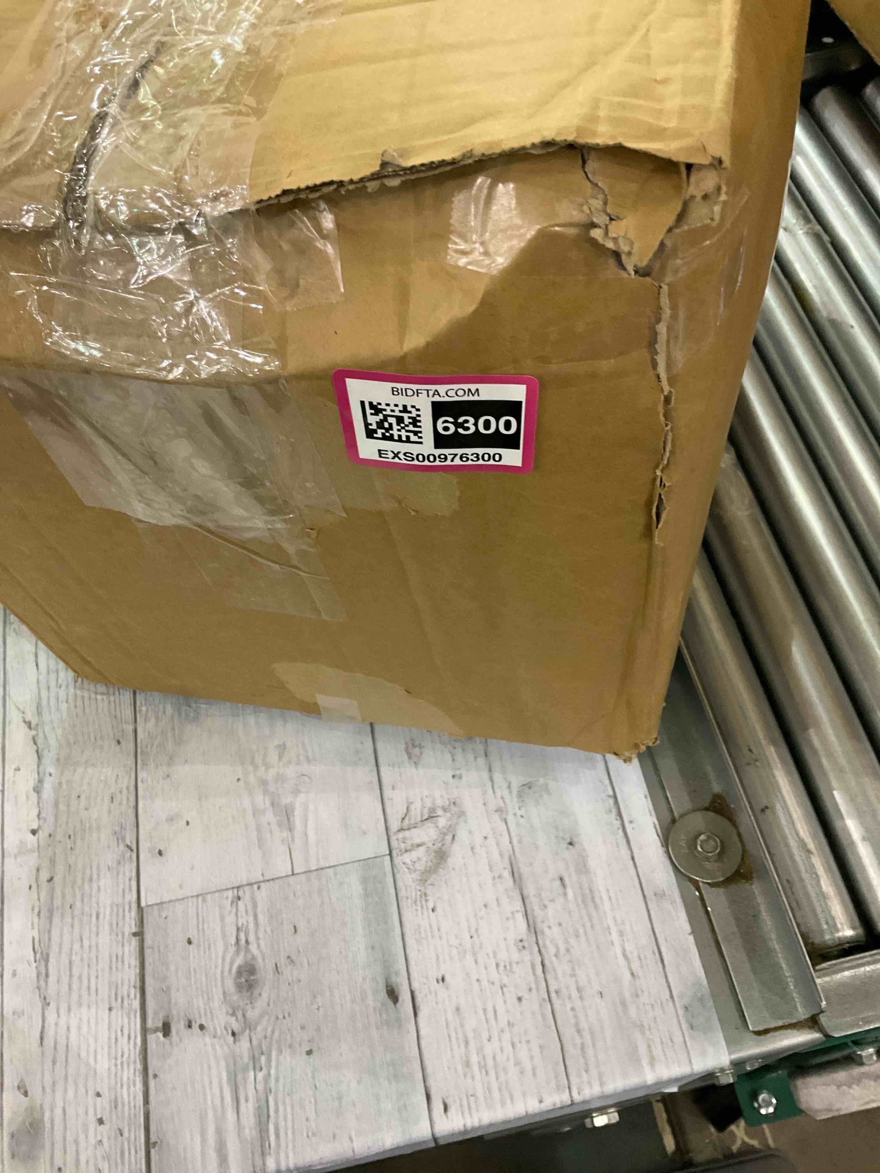 https://s3.amazonaws.com/lotting-images-prod/bidfta/EXS00976300_1706206273592.jpeg